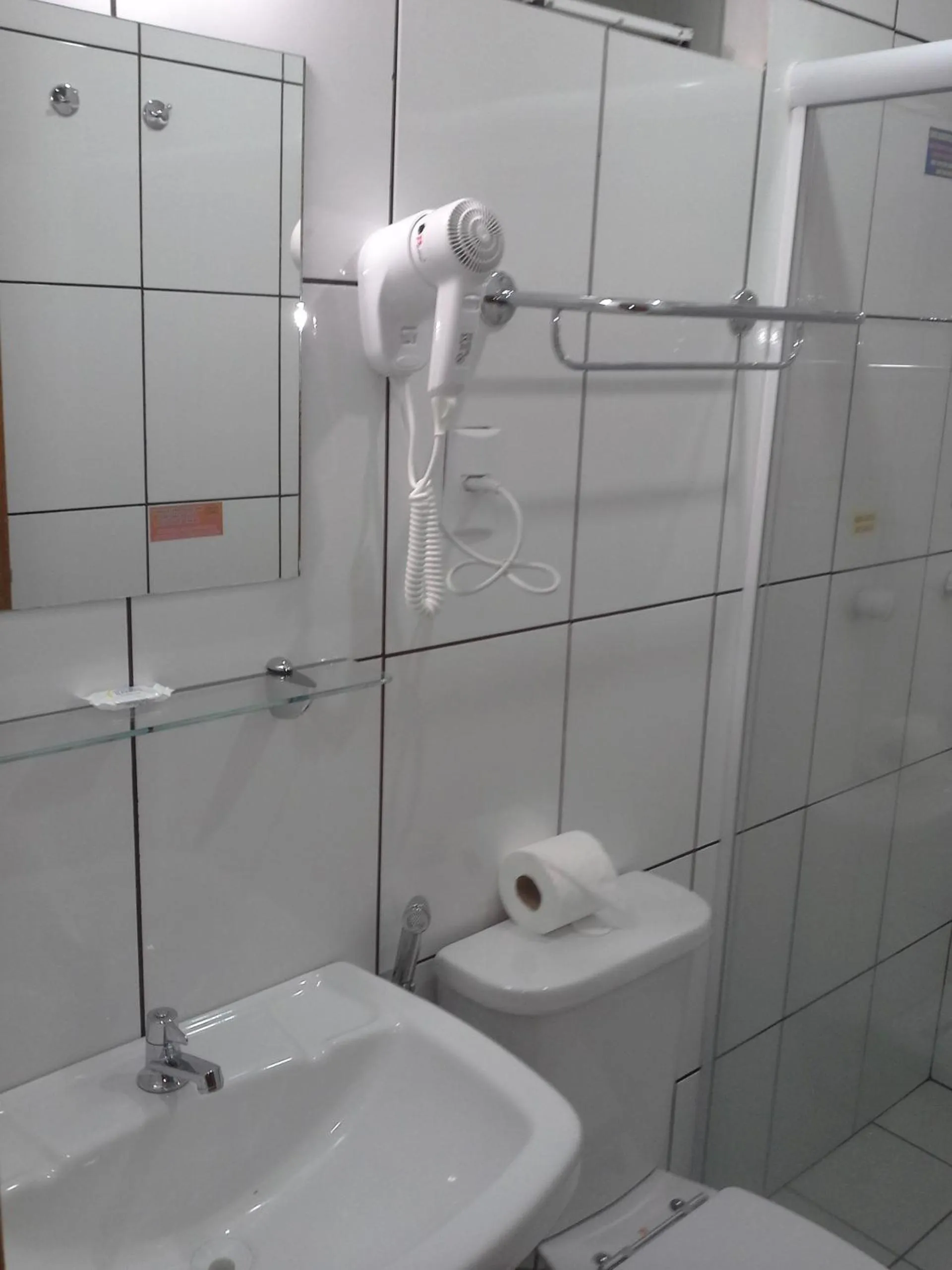 Bathroom in Hotel Sandis Mirante