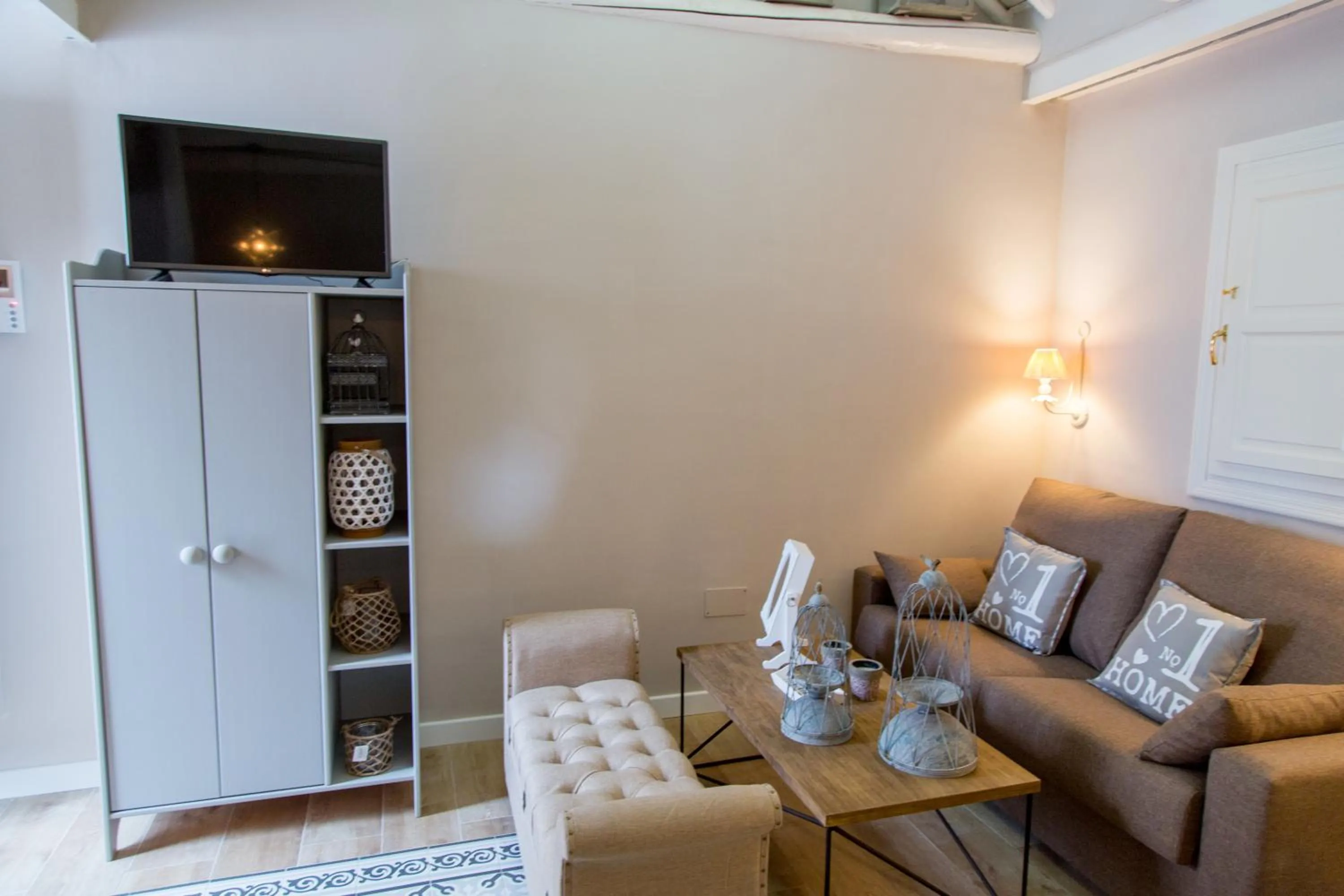 Seating area in Palacio Almagra