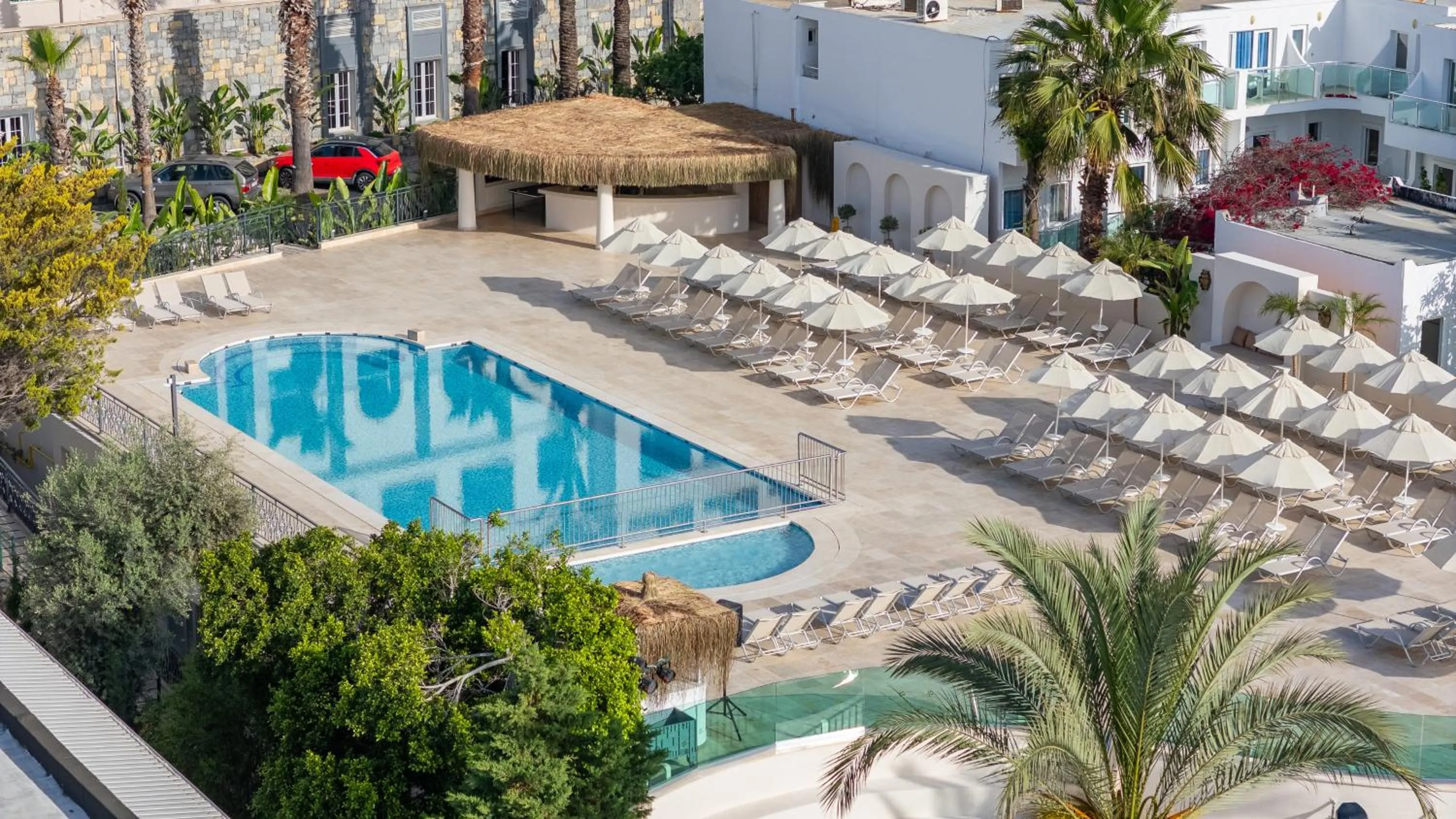 Swimming pool in Royal Asarlik Beach Hotel
