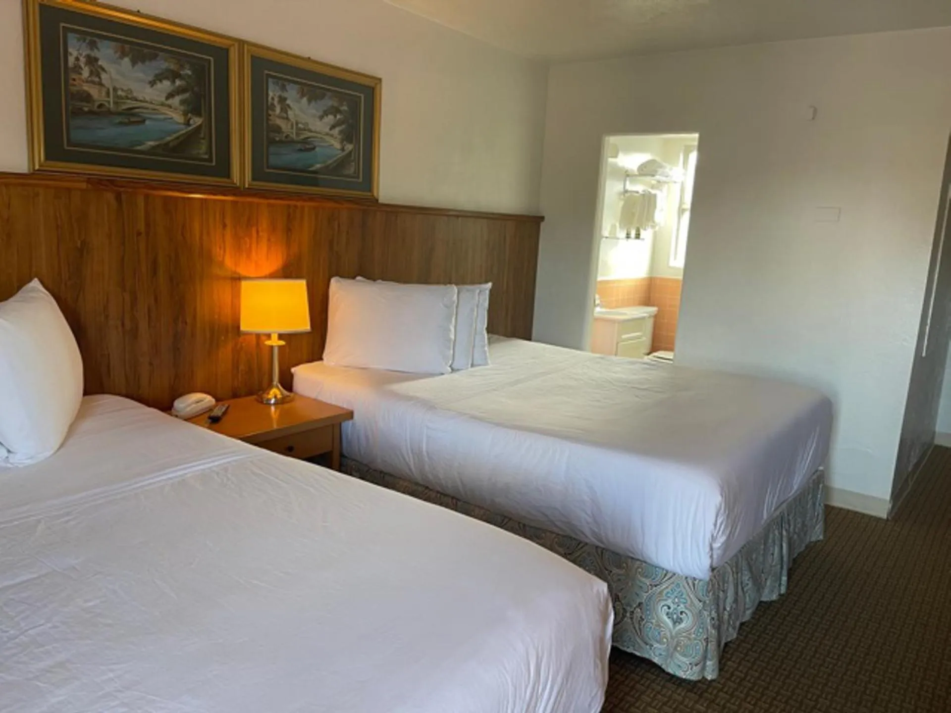 Bed in Ephrata Inn Motel