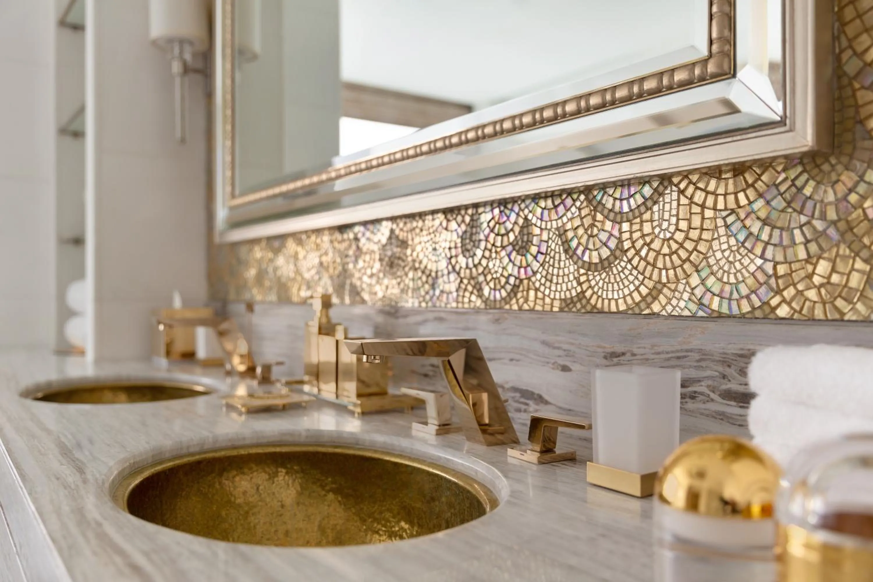 Bathroom in Shangri-La The Fort, Manila