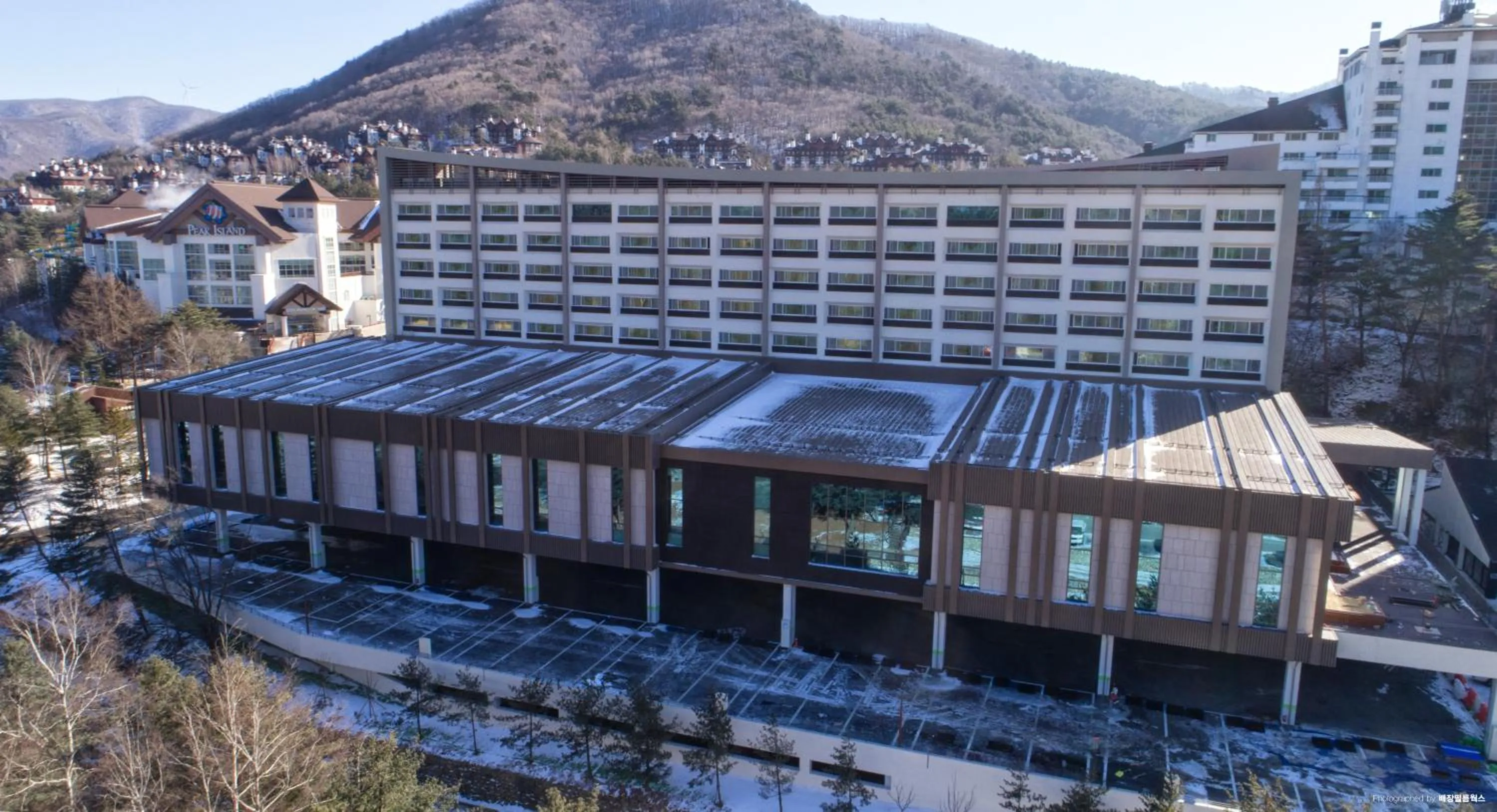 Property building in Mona Yongpyong