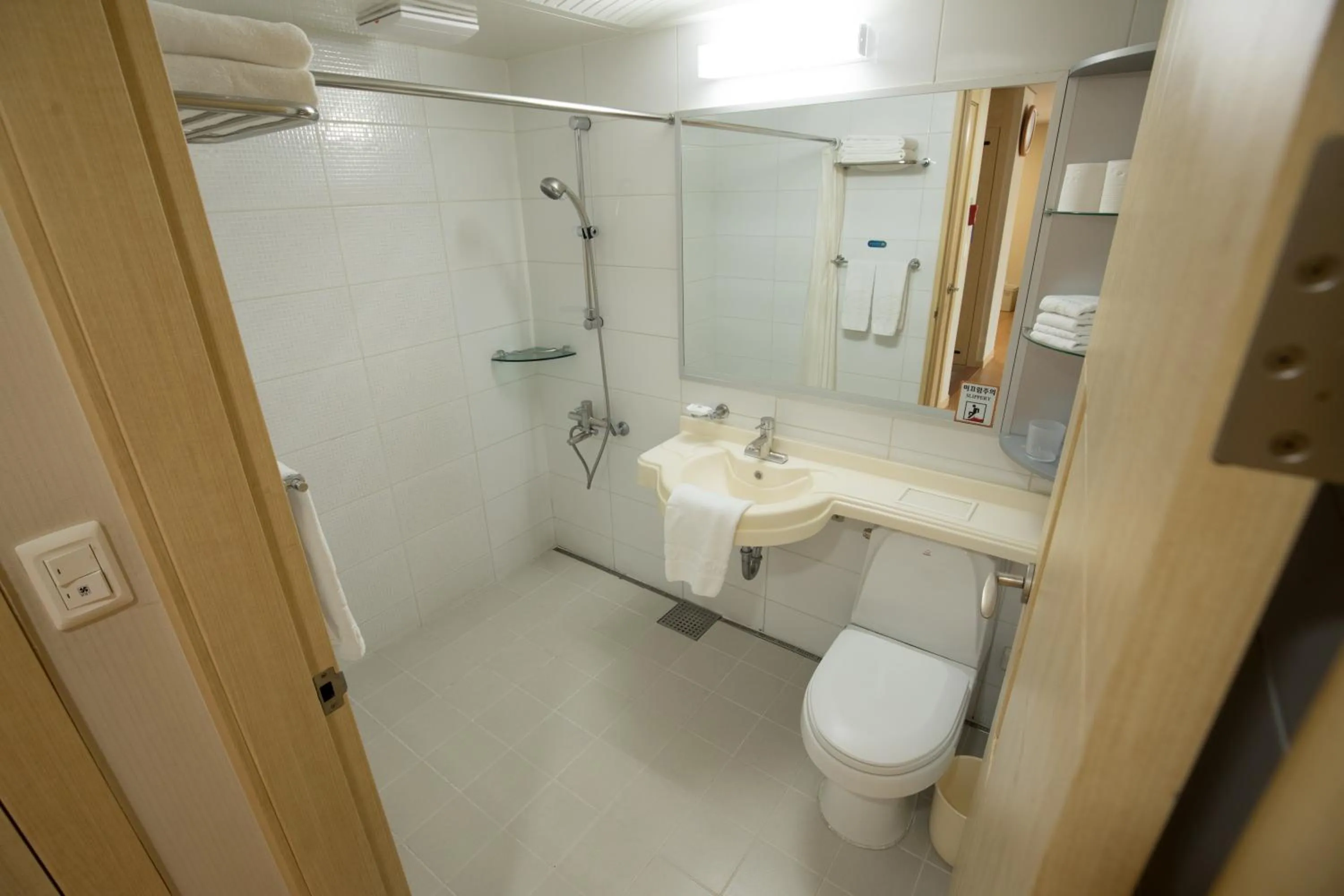 Shower in Mona Yongpyong