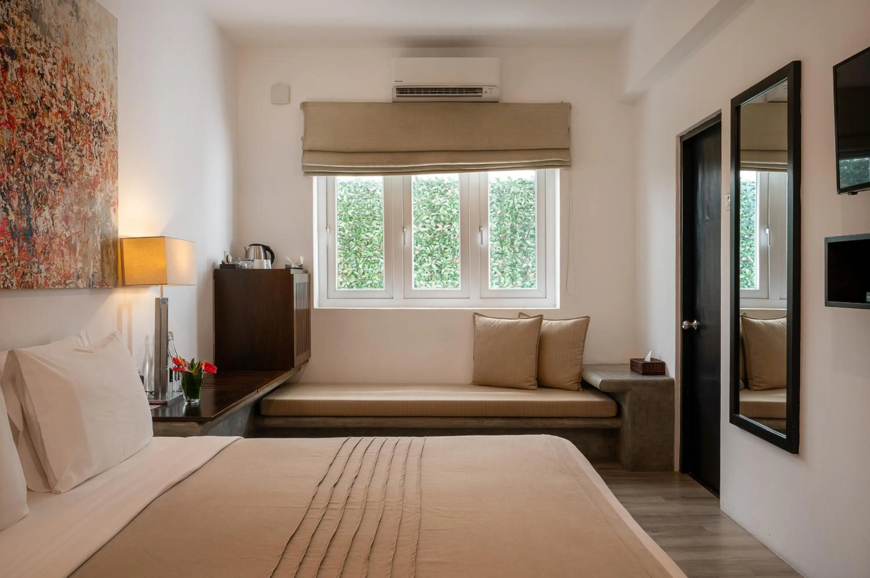 TV and multimedia, Bed in Nyne Hotels Lake Lodge - Colombo