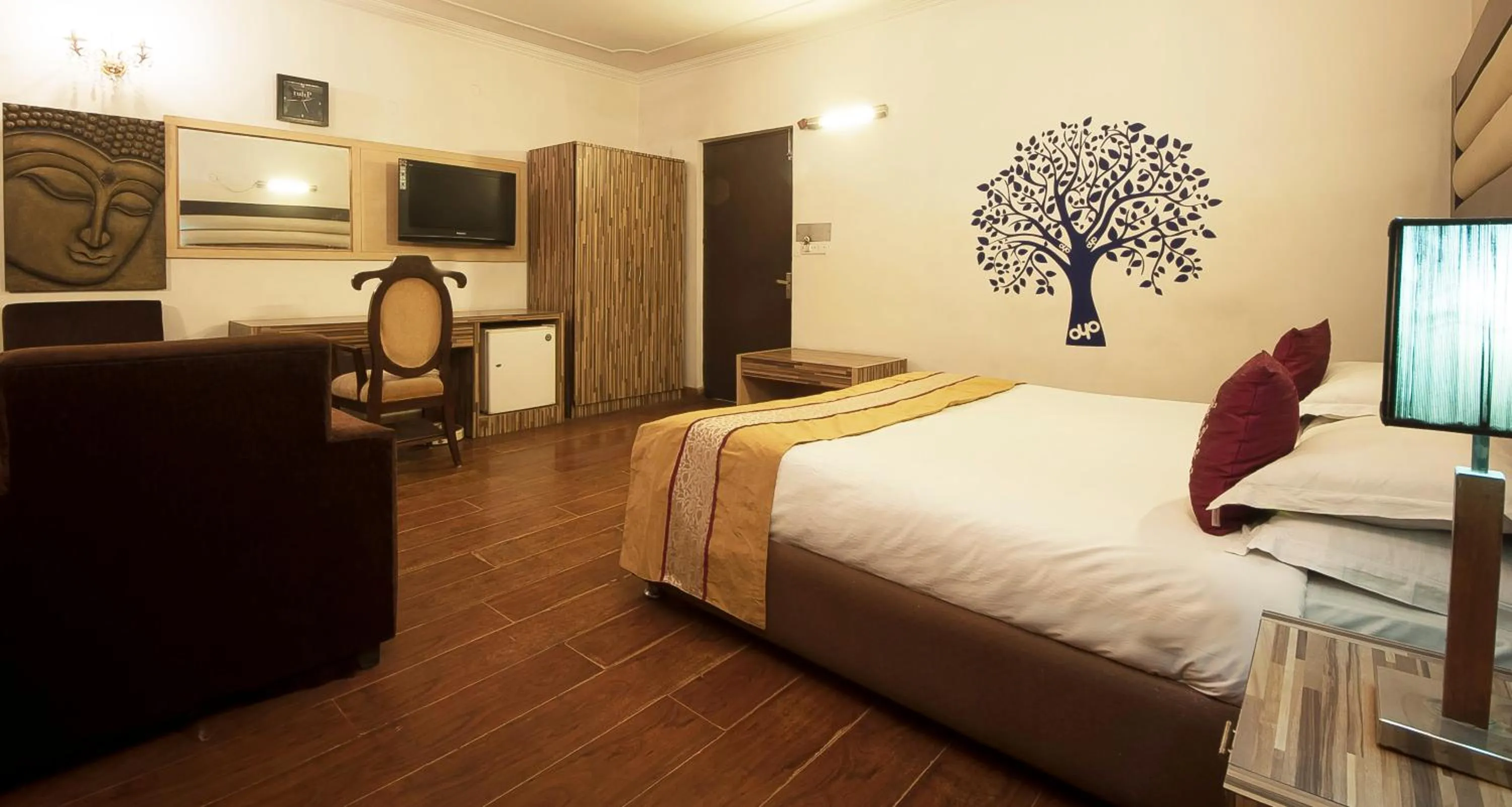 Bed in Golden Leaf Hotel