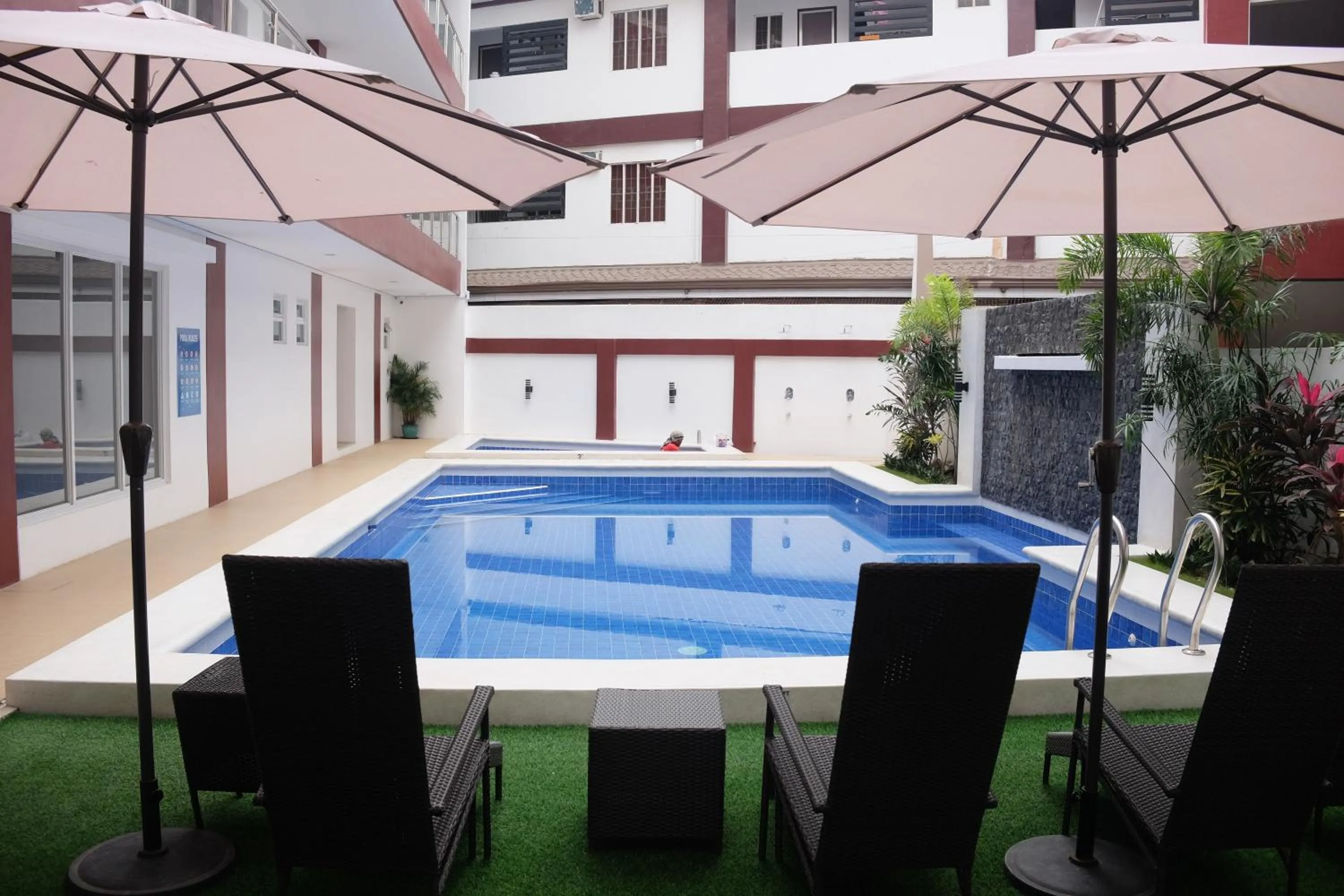 Swimming pool in Sebastien Hotel