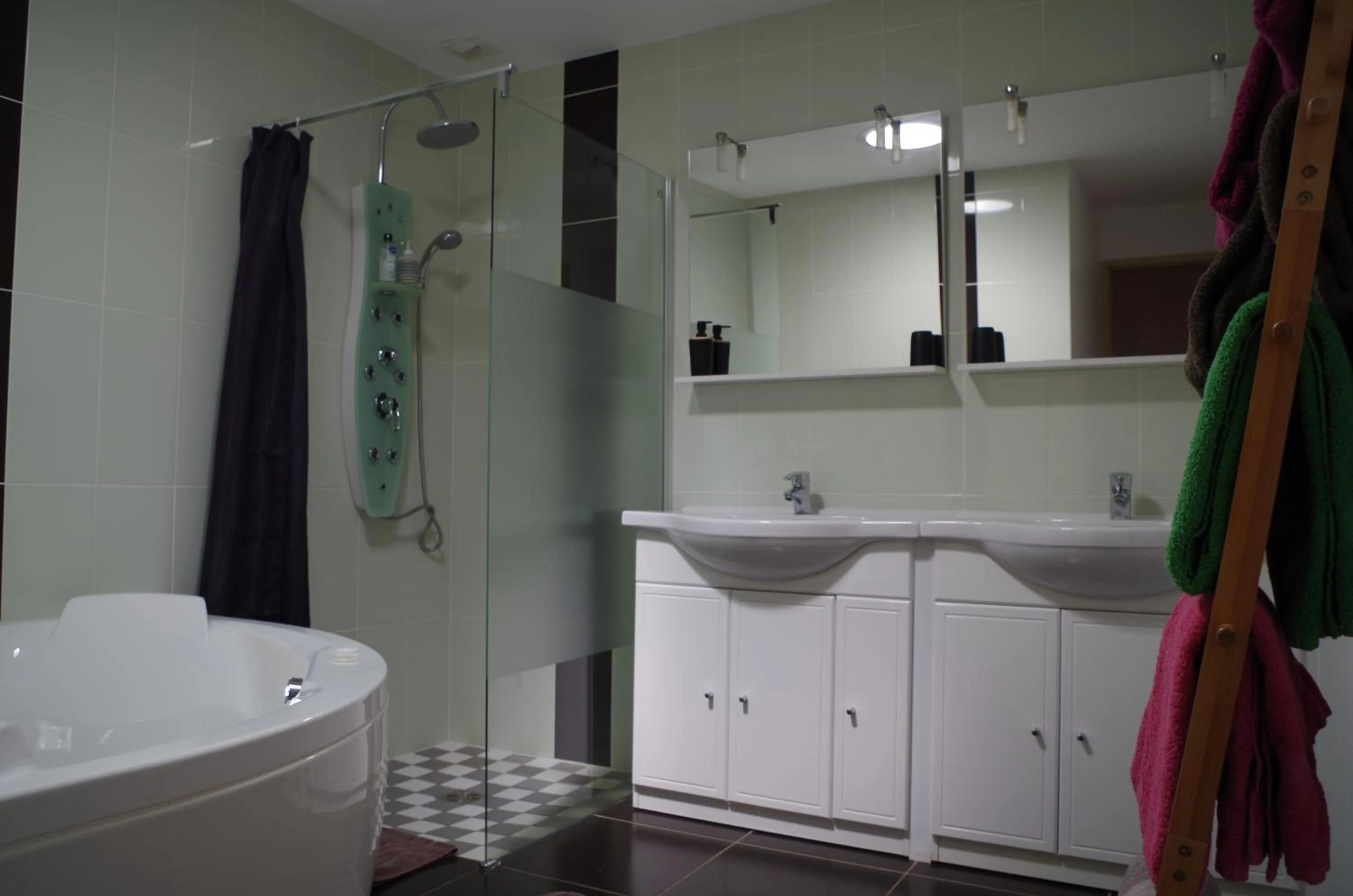 Bathroom in Domaine Joseph LAFARGE Wine Resort B&B