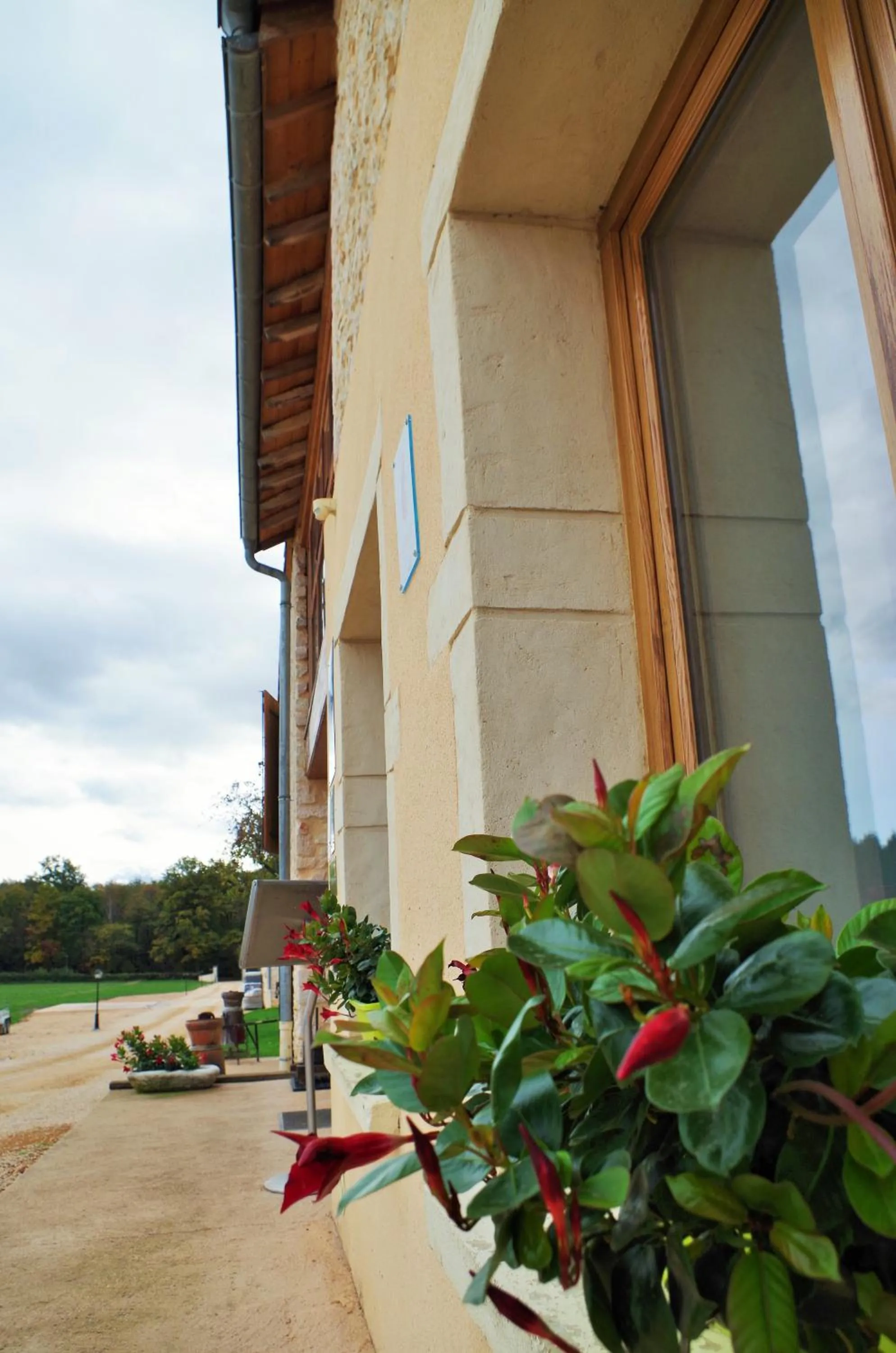 Facade/entrance in Domaine Joseph LAFARGE Wine Resort B&B