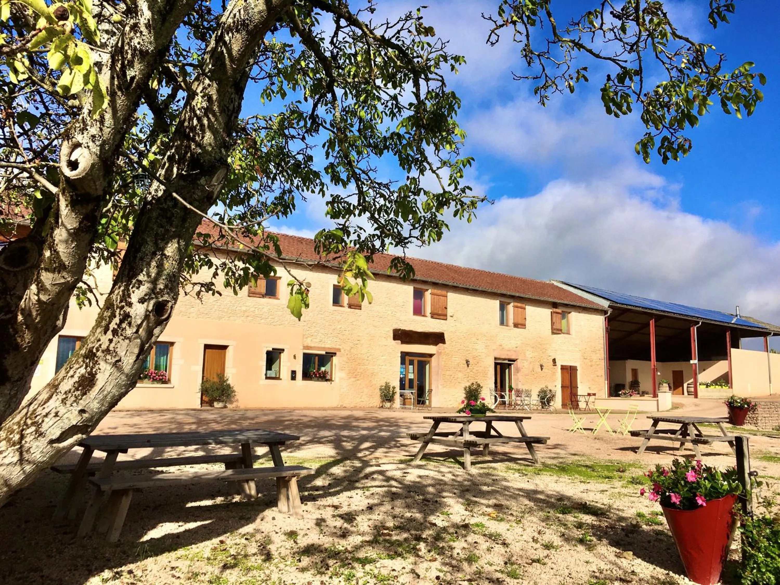 Property building in Domaine Joseph LAFARGE Wine Resort B&B