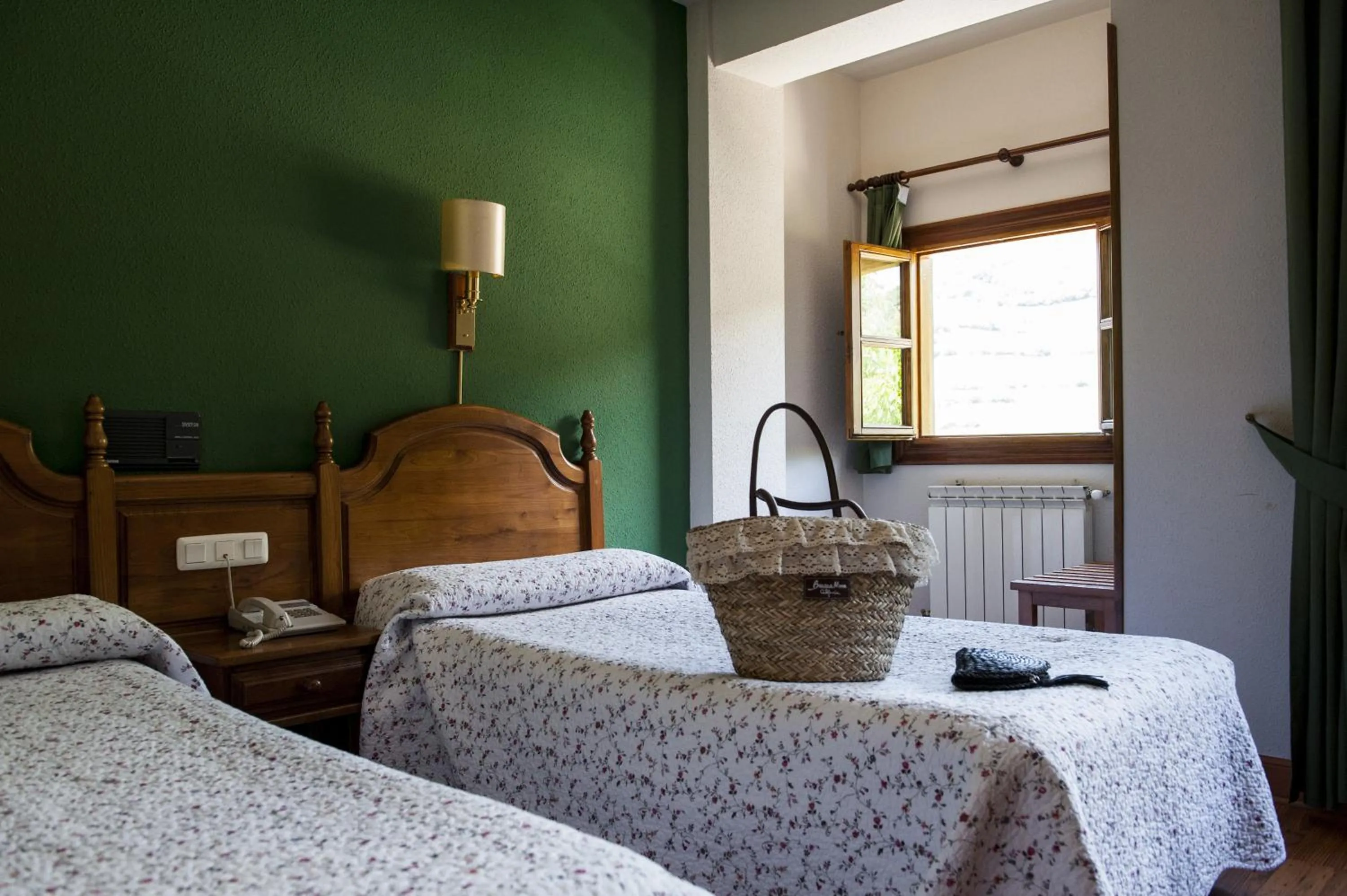 Bedroom, Bed in Hotel Infantado