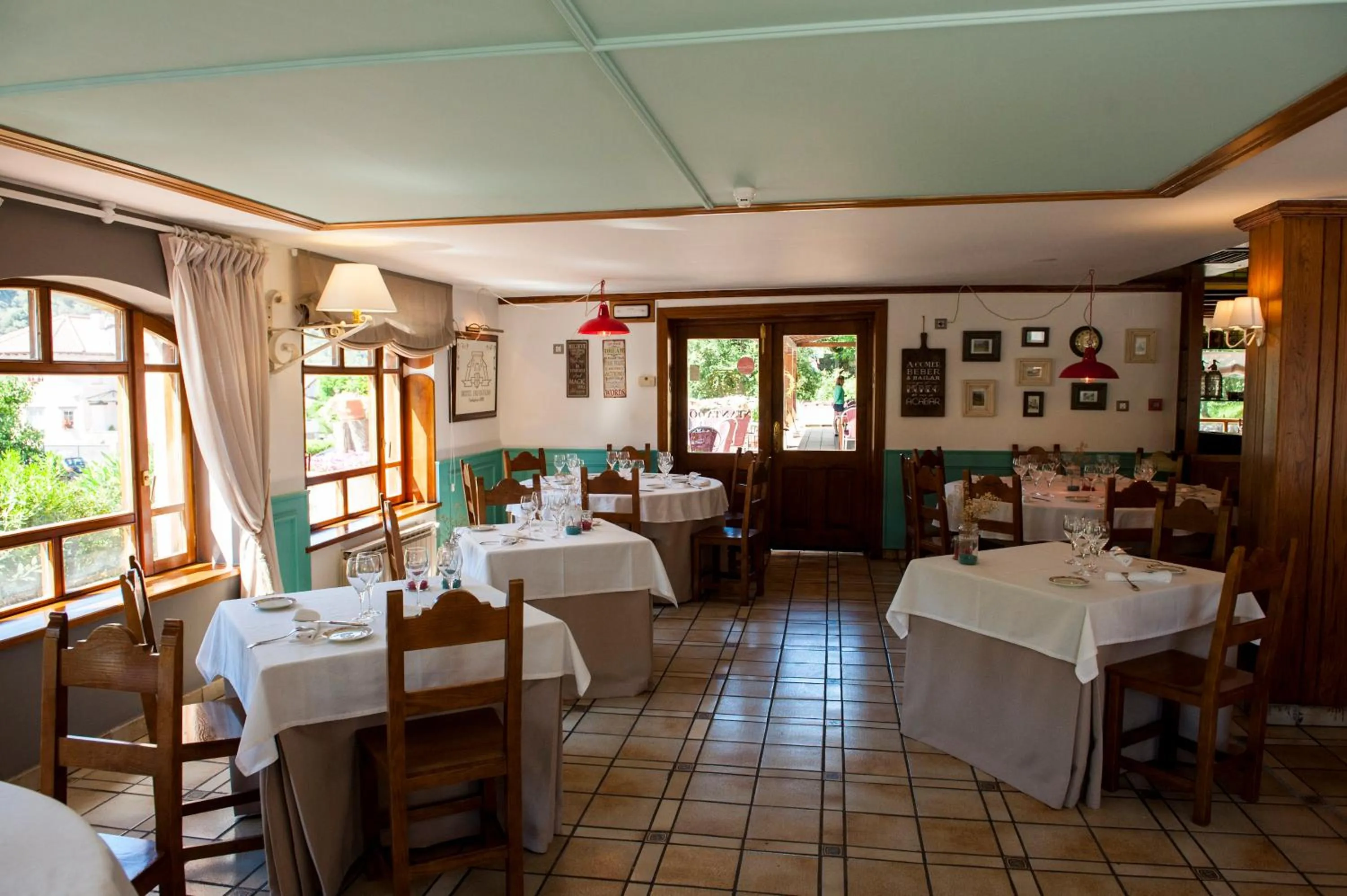 Restaurant/places to eat in Hotel Infantado