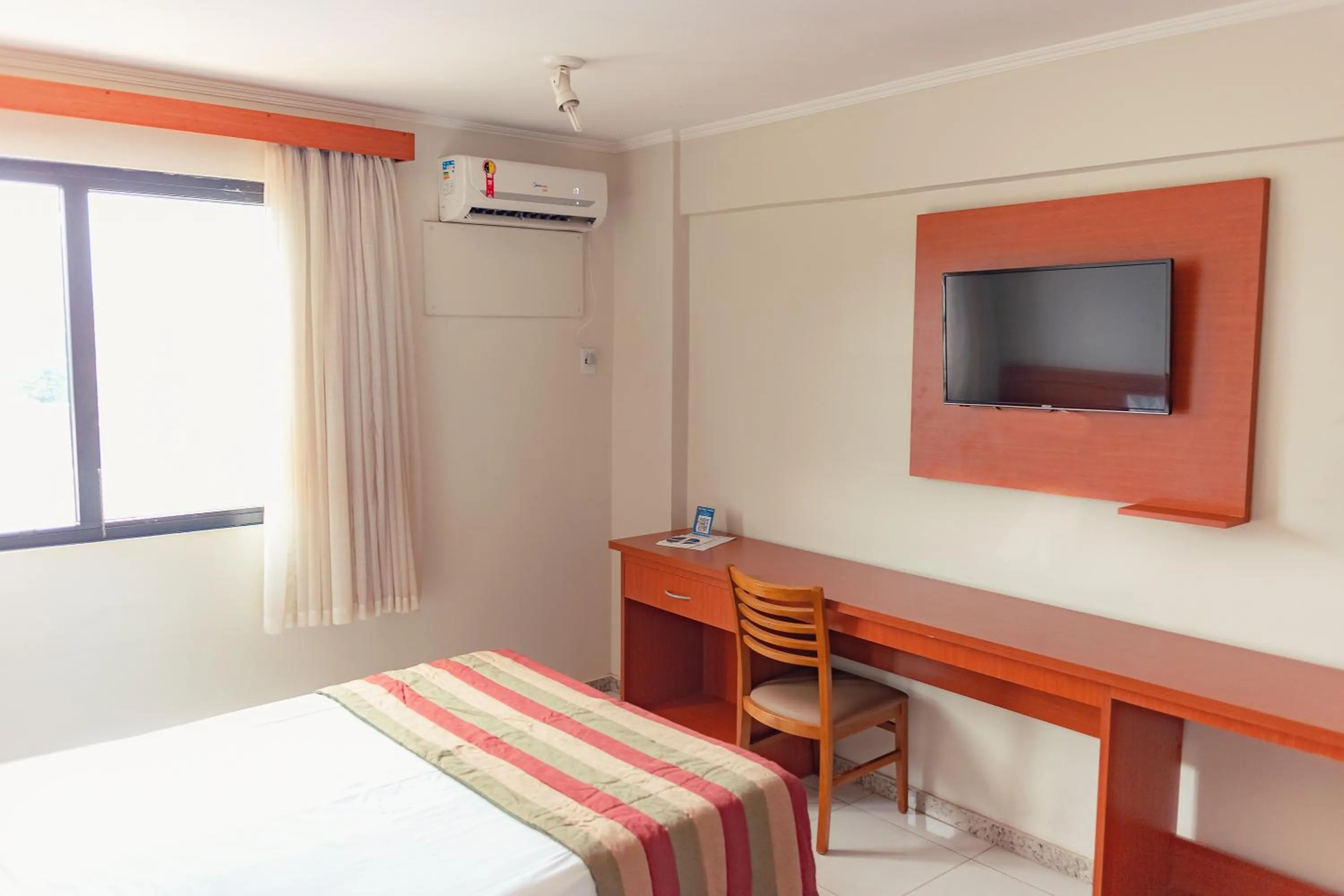 Bedroom, Bed in Hotel Dan Inn Ribeirão Preto By Nacional Inn