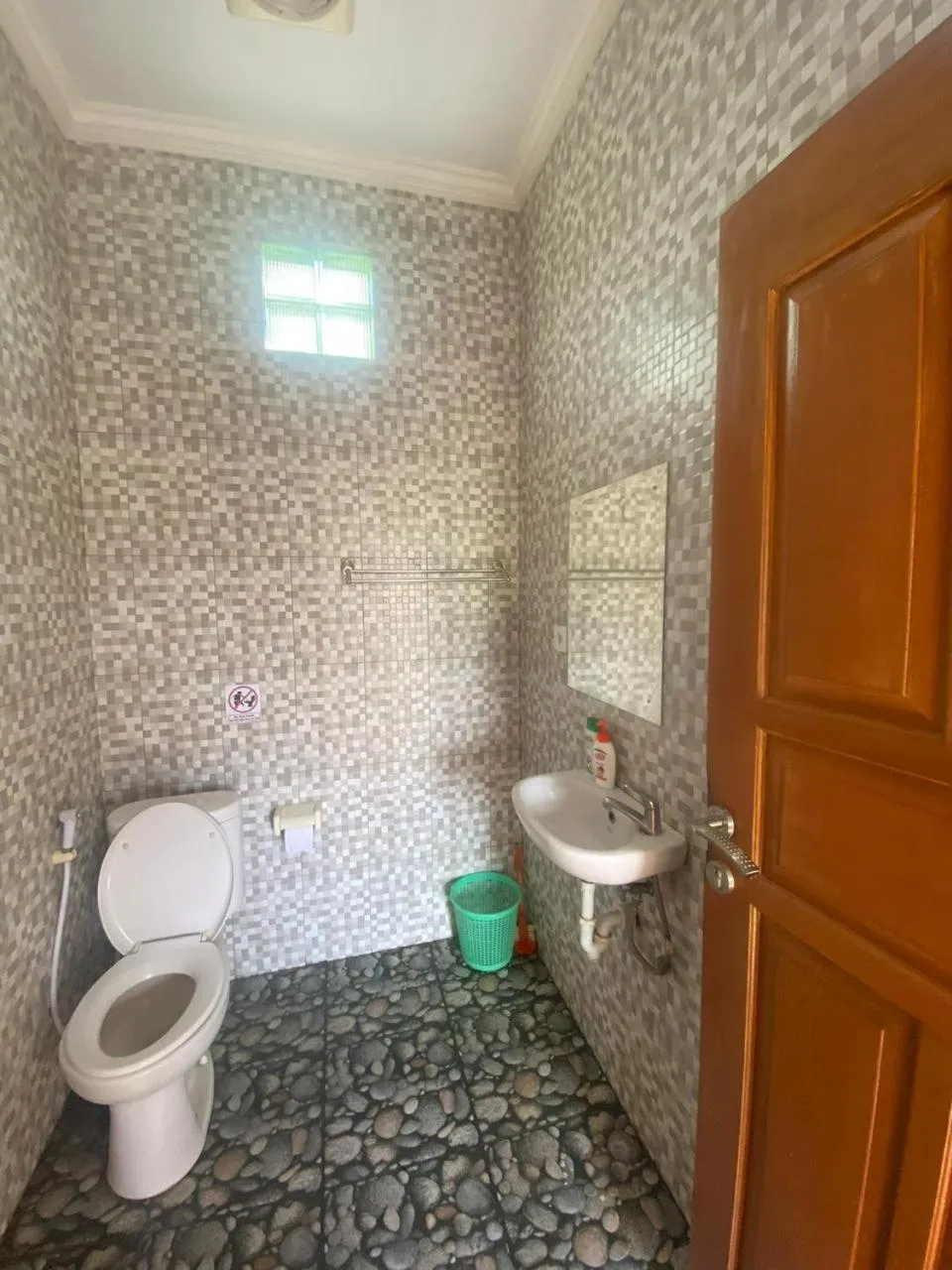 Toilet in Rumah Ary Homestay & Spa