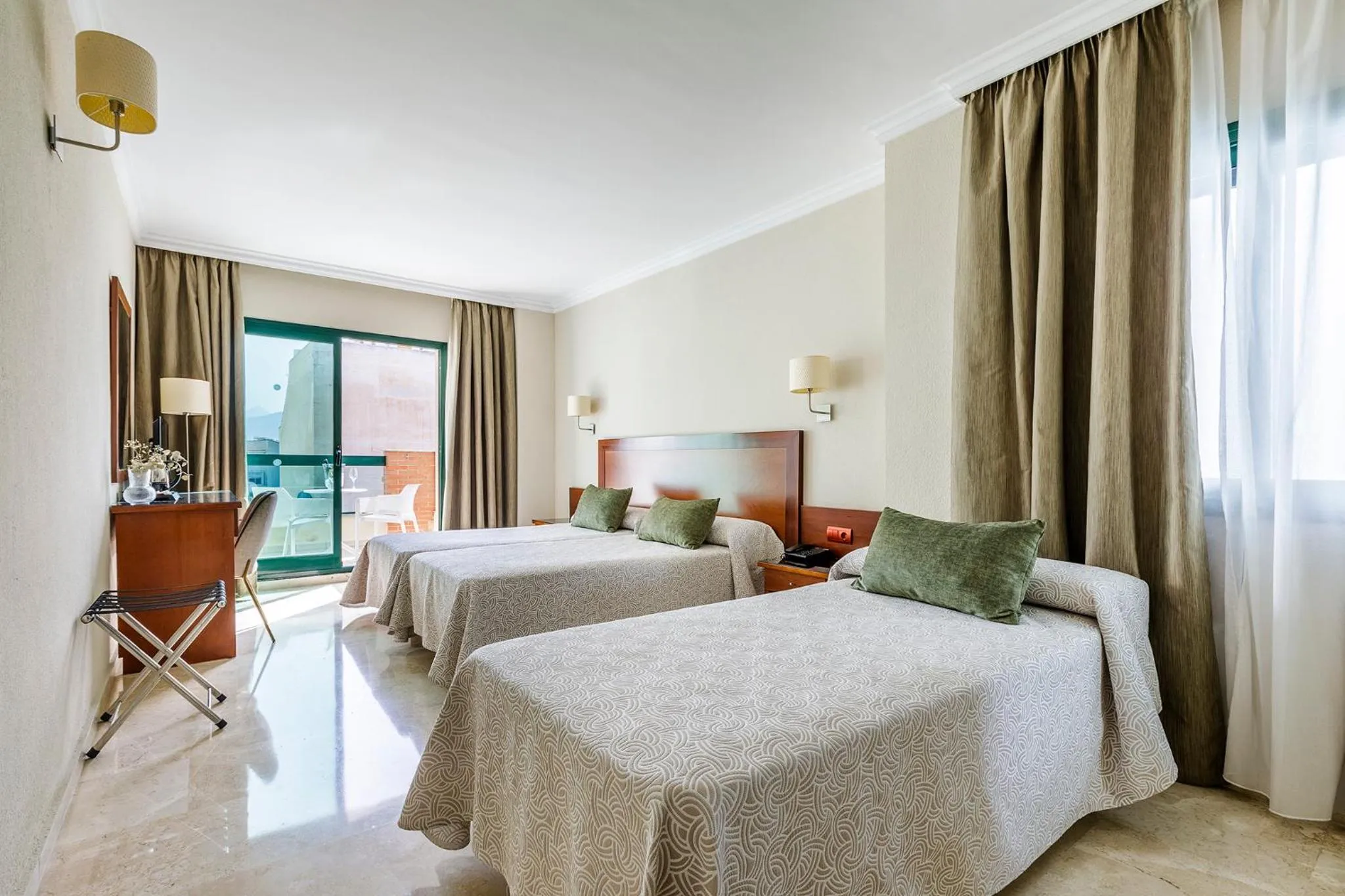 Bed in Hotel Torremar - Mares