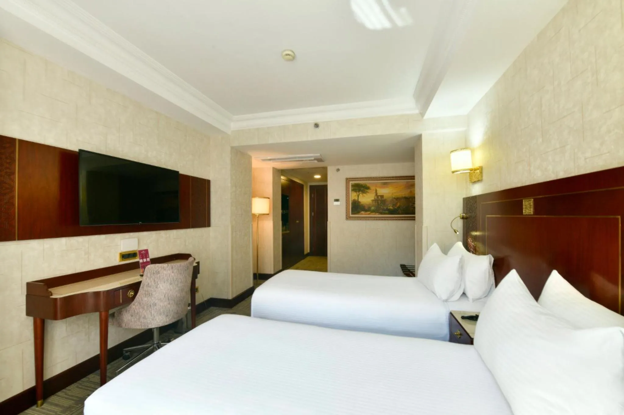 Photo of the whole room, Bed in Crowne Plaza Istanbul - Old City by IHG
