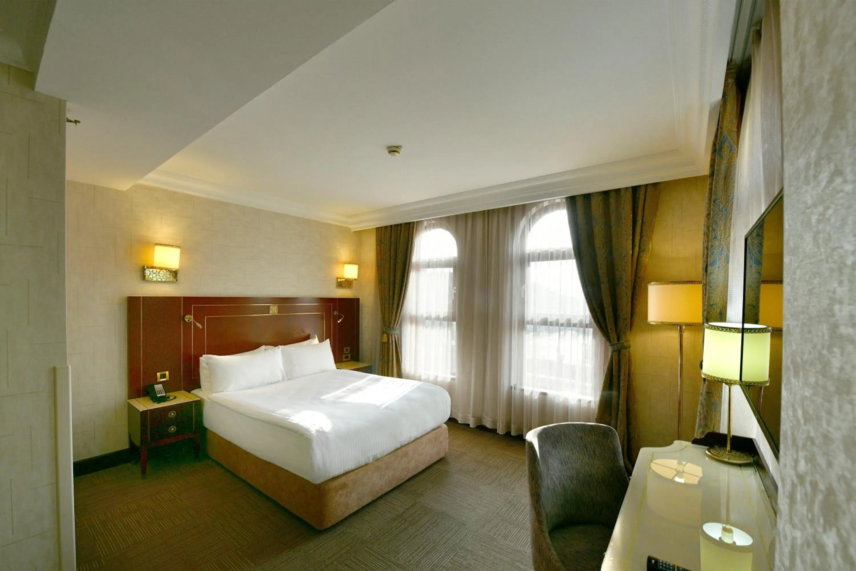 Bed in Crowne Plaza Istanbul - Old City by IHG