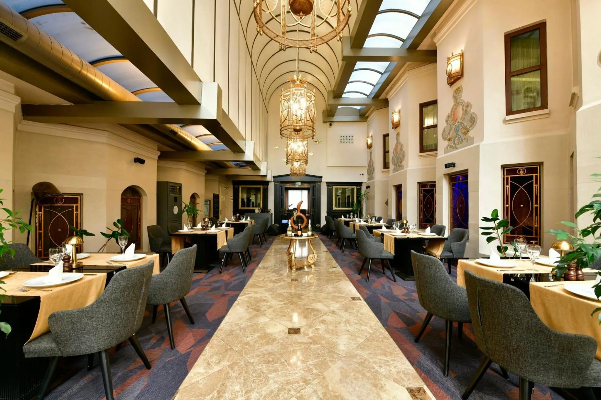 Restaurant/places to eat in Crowne Plaza Istanbul - Old City by IHG