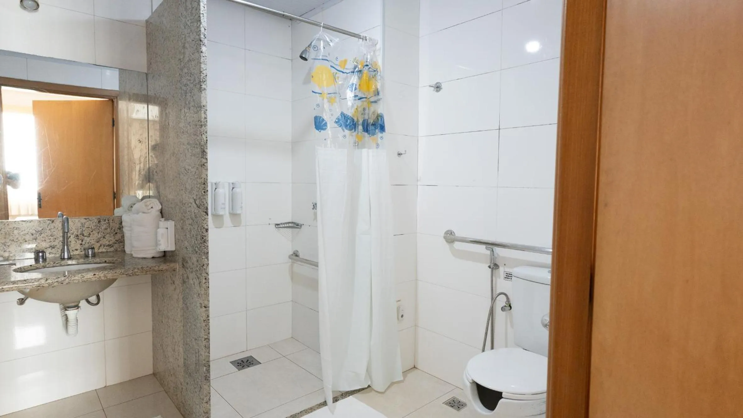 Bathroom in Hotel Dan Inn Franca & Convenções By Nacional Inn
