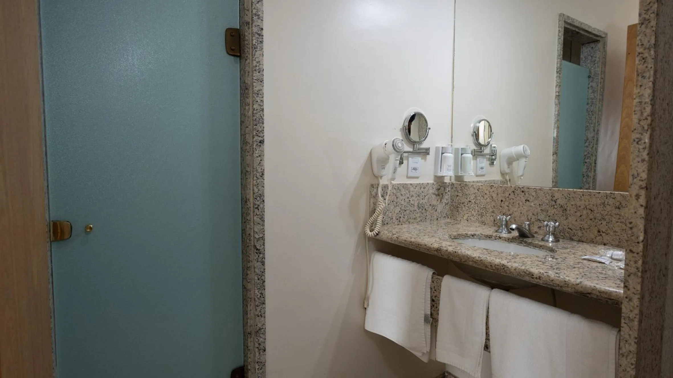 Bathroom in Hotel Dan Inn Franca & Convenções By Nacional Inn