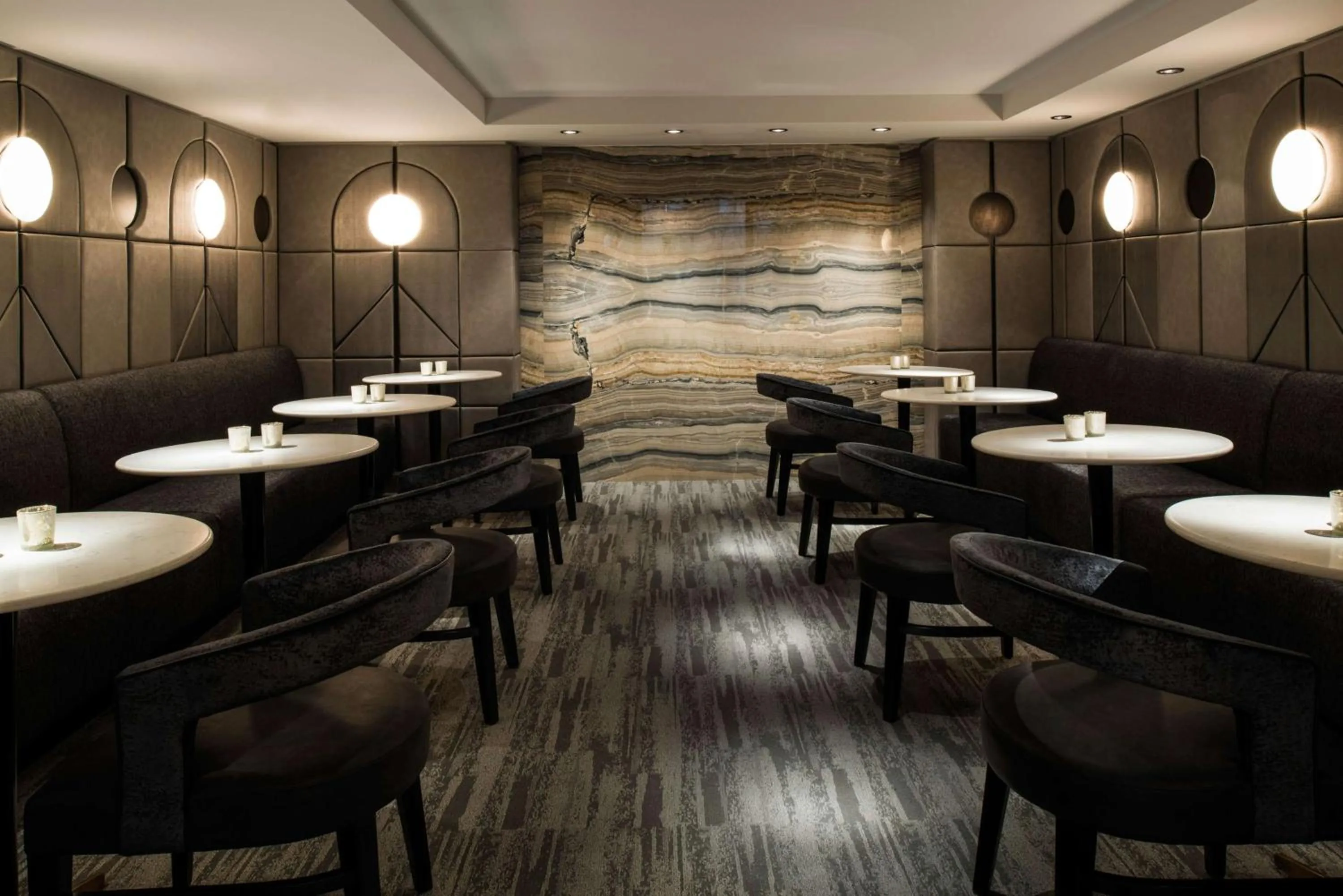 Dining area in LondonHouse Chicago, Curio Collection by Hilton