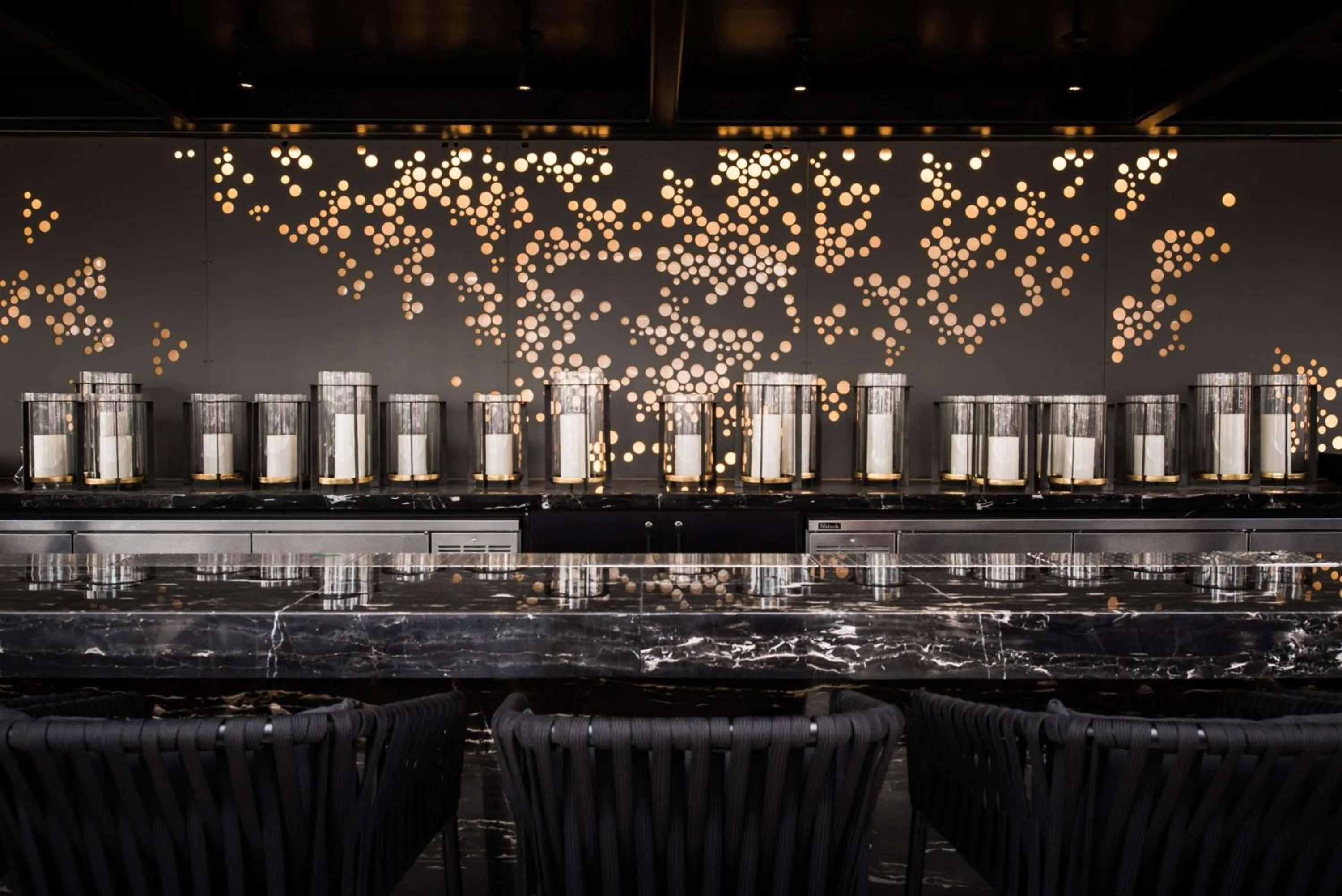 Lounge or bar in LondonHouse Chicago, Curio Collection by Hilton