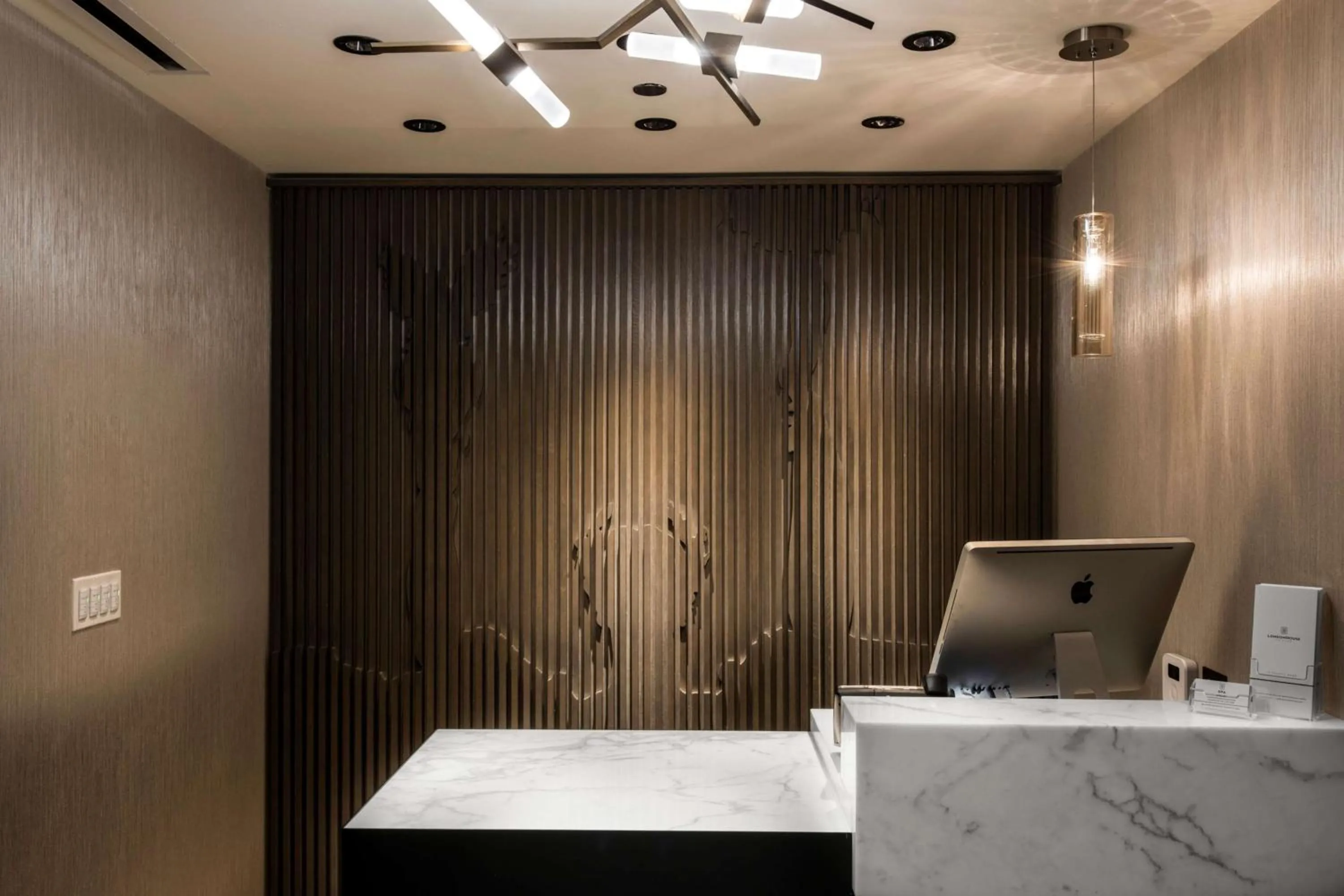 Spa and wellness centre/facilities in LondonHouse Chicago, Curio Collection by Hilton