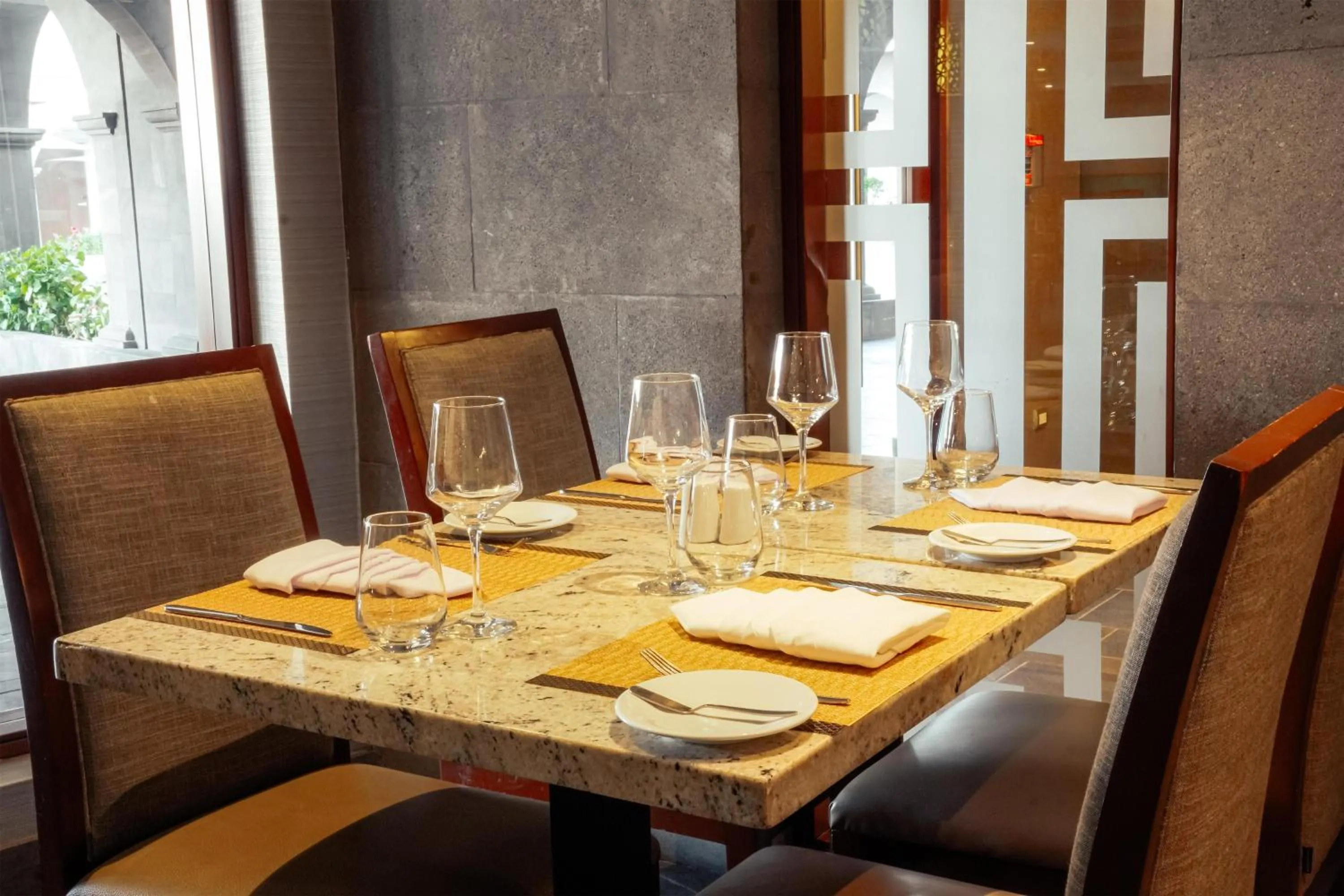 Restaurant/places to eat in Hilton Garden Inn Cusco