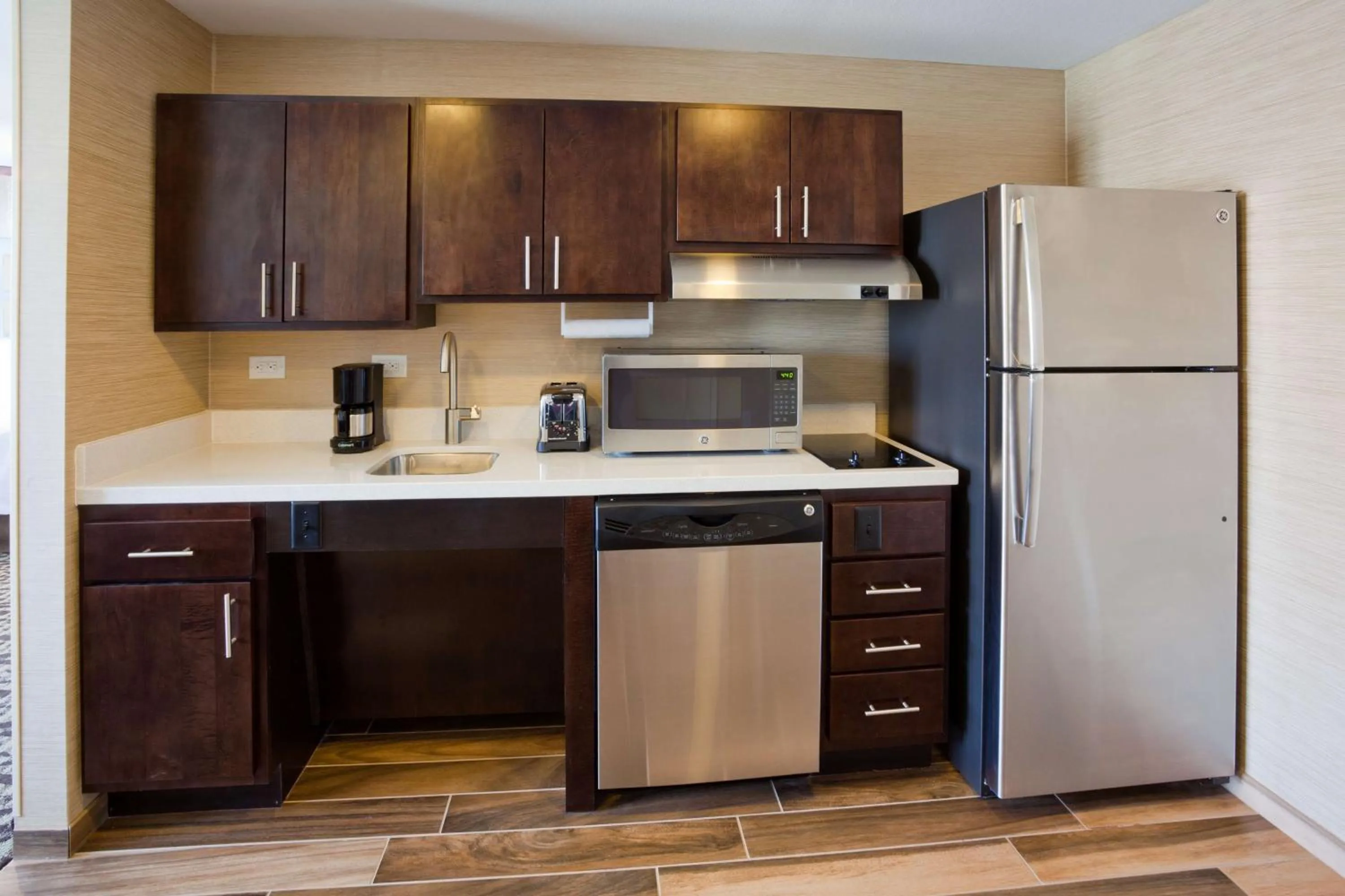 Kitchen or kitchenette in Homewood Suites Davenport