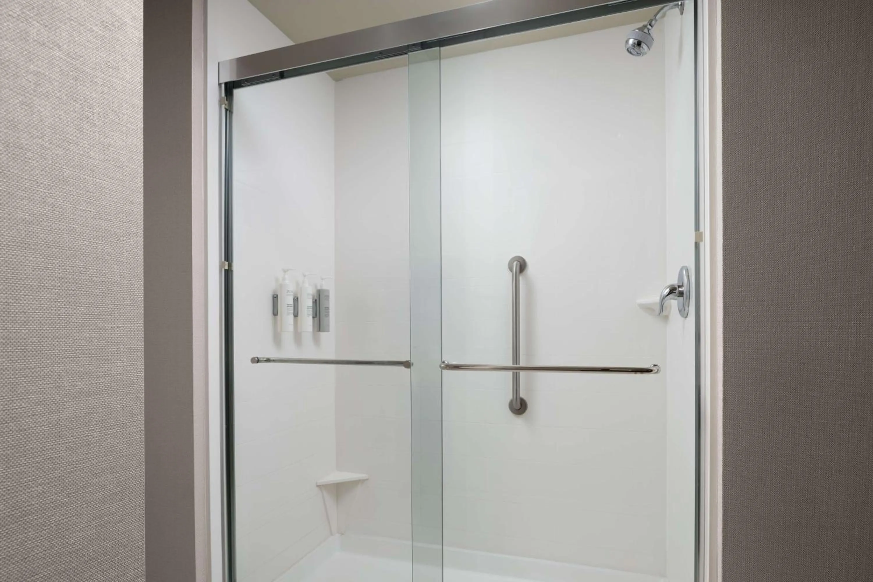 Bathroom in Hampton Inn & Suites Orlando/Downtown South - Medical Center