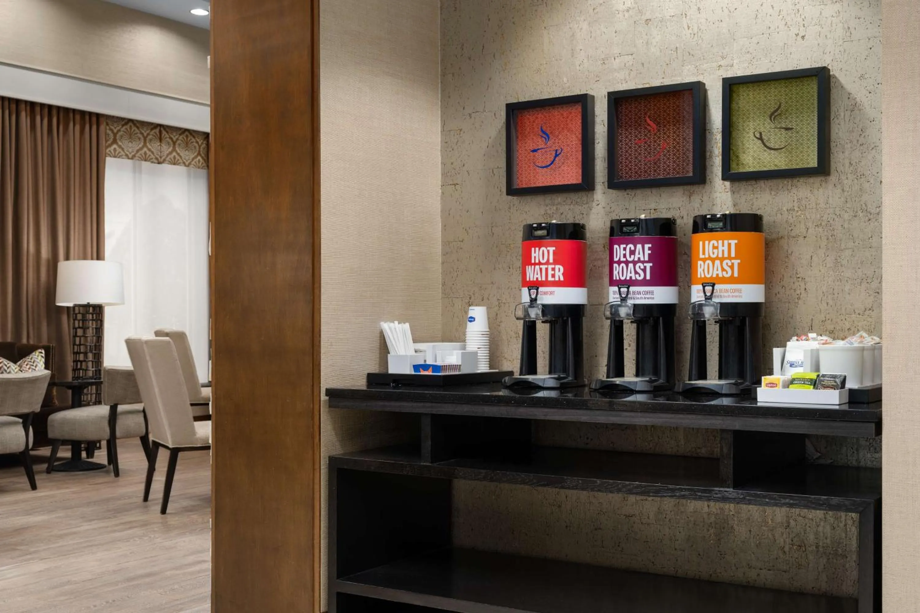 Dining area in Hampton Inn & Suites Orlando/Downtown South - Medical Center