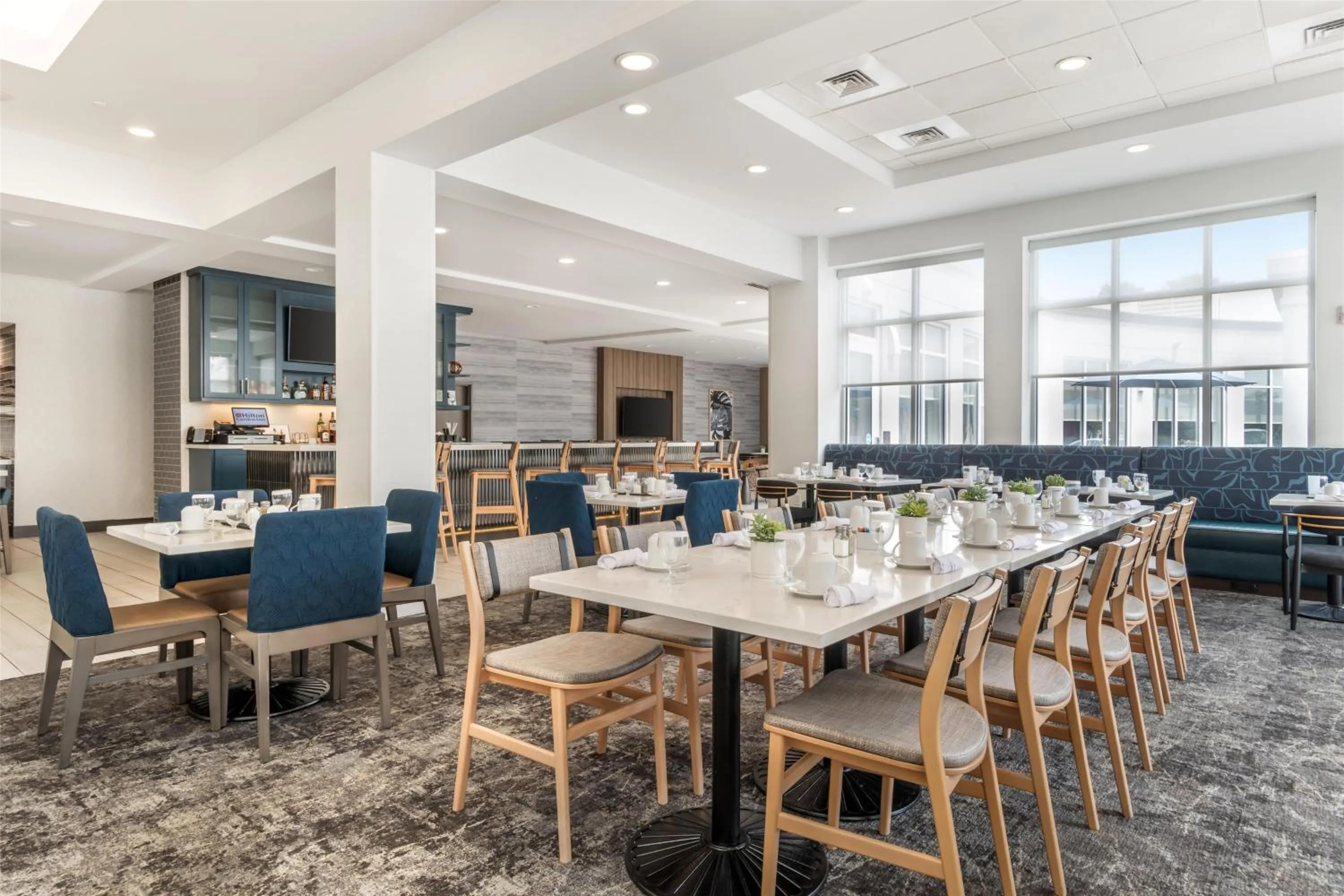 Lounge or bar in Hilton Garden Inn Montgomery - EastChase