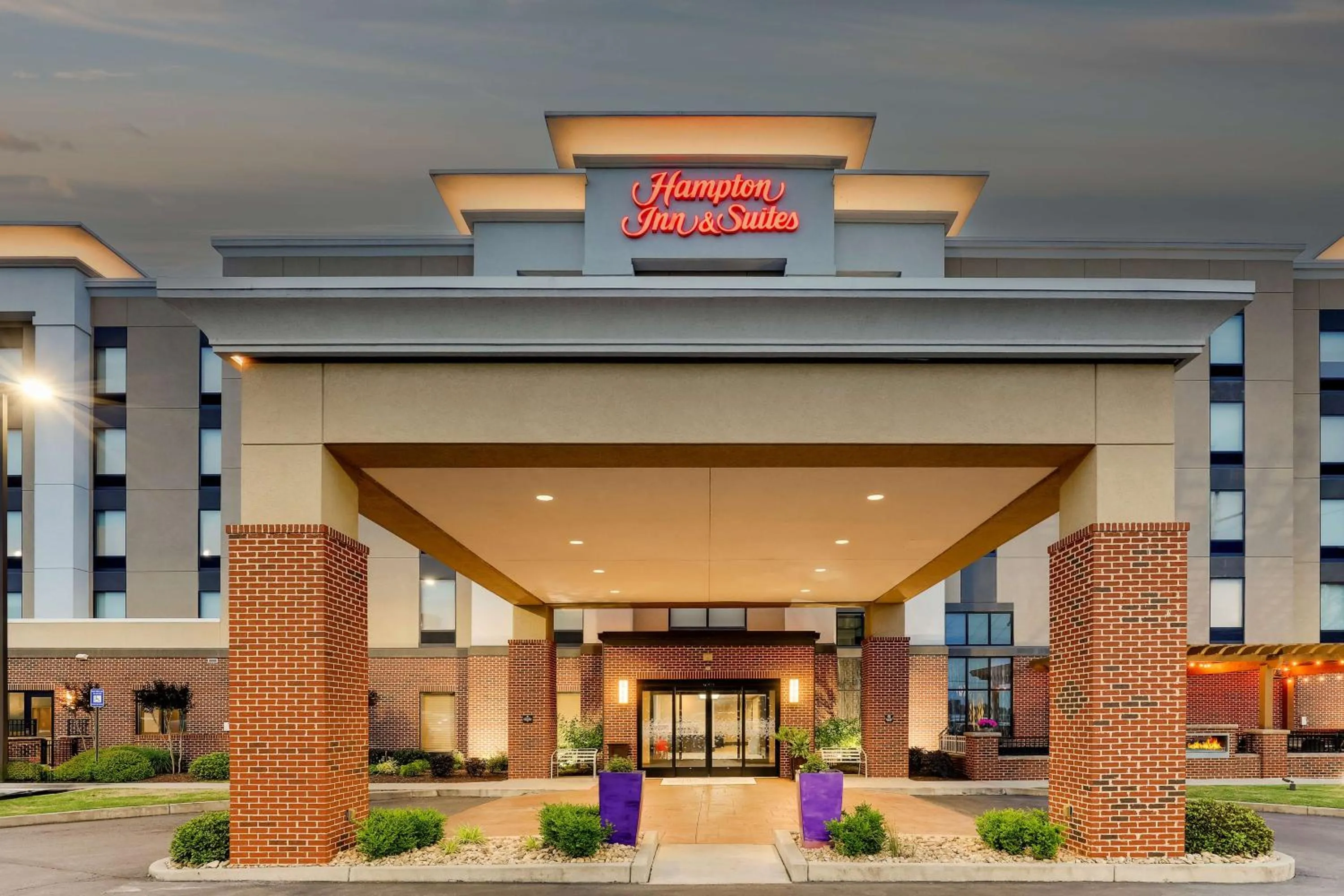 Property building in Hampton Inn and Suites Rome, GA