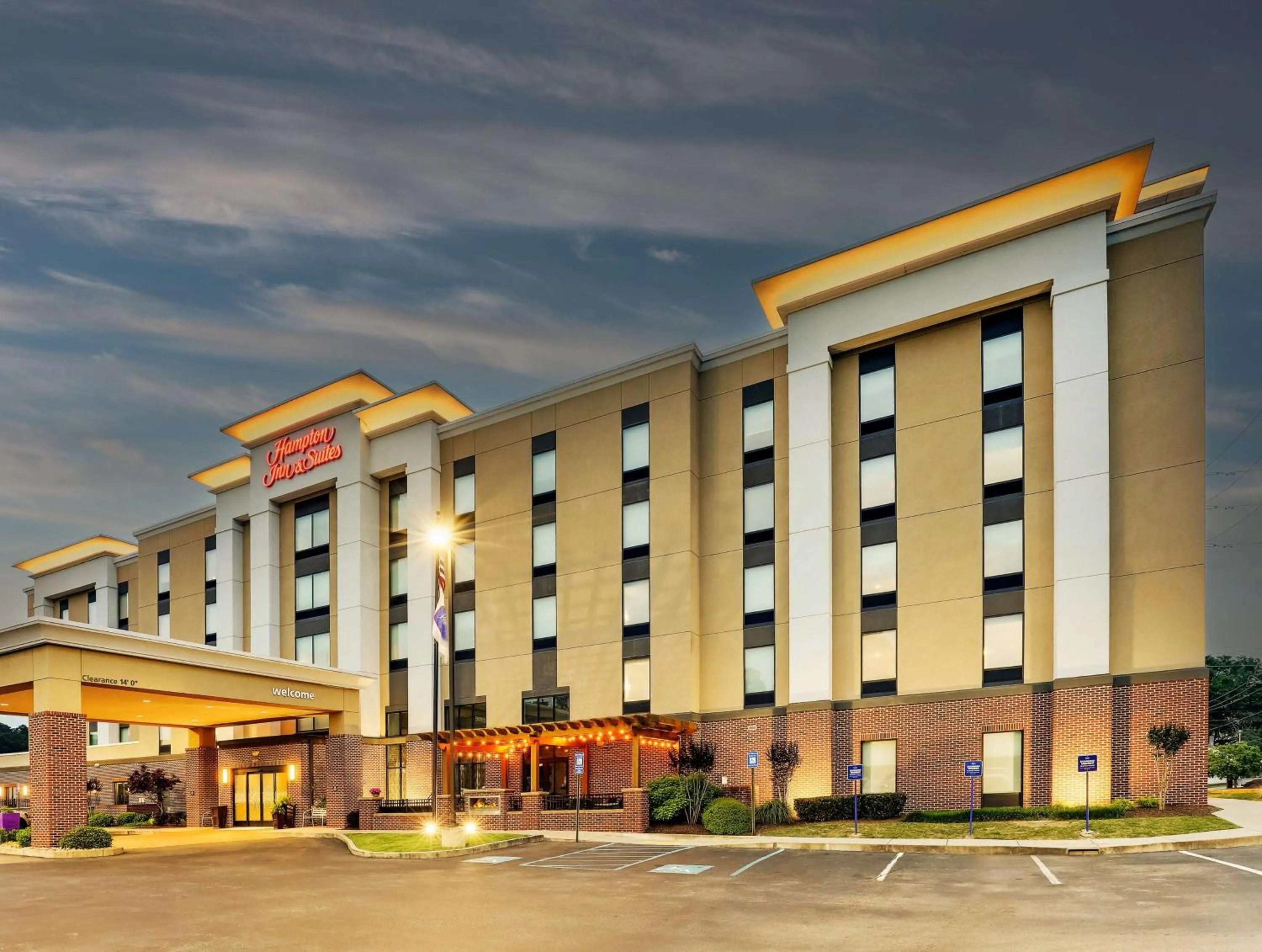 Property building in Hampton Inn and Suites Rome, GA