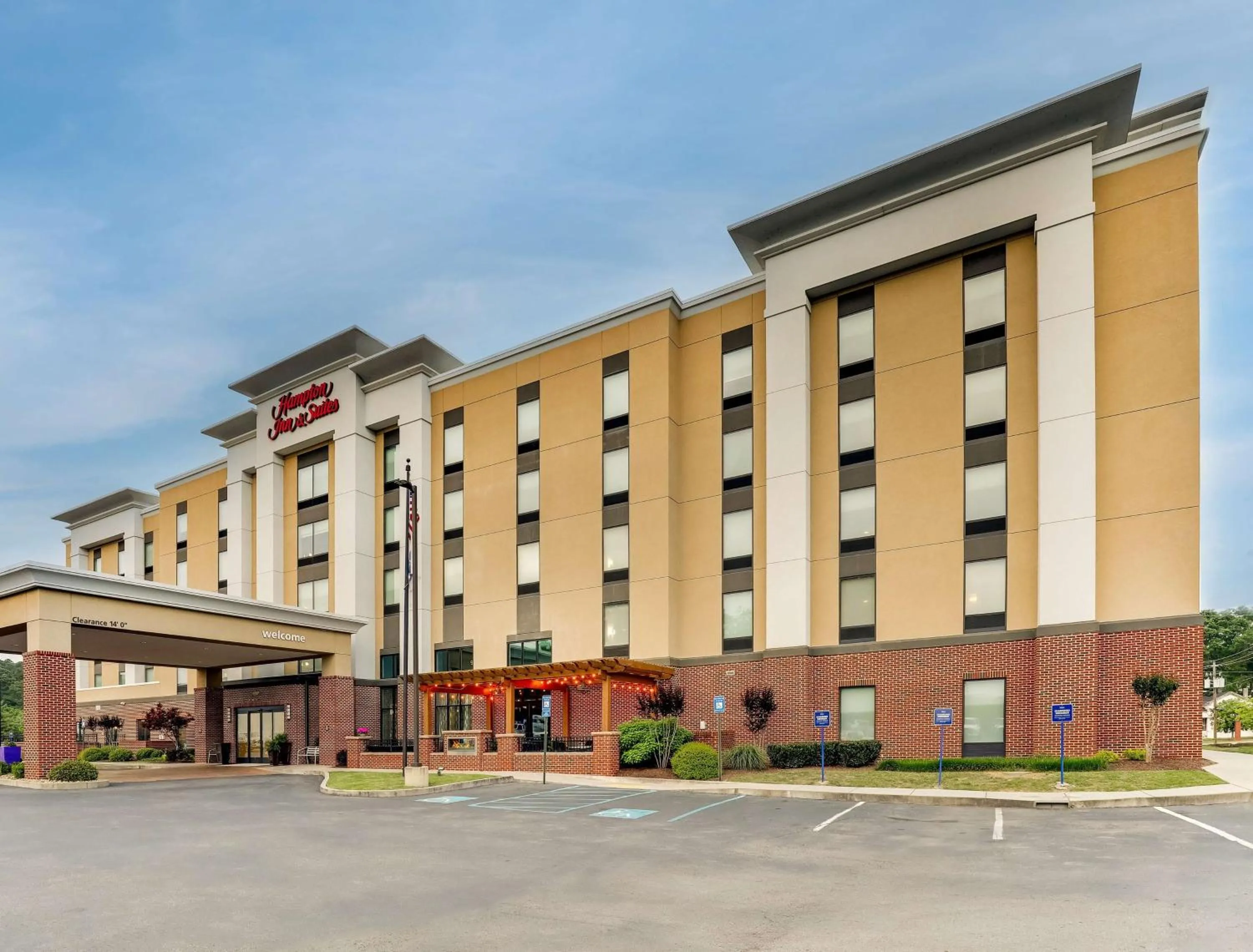 Property building in Hampton Inn and Suites Rome, GA