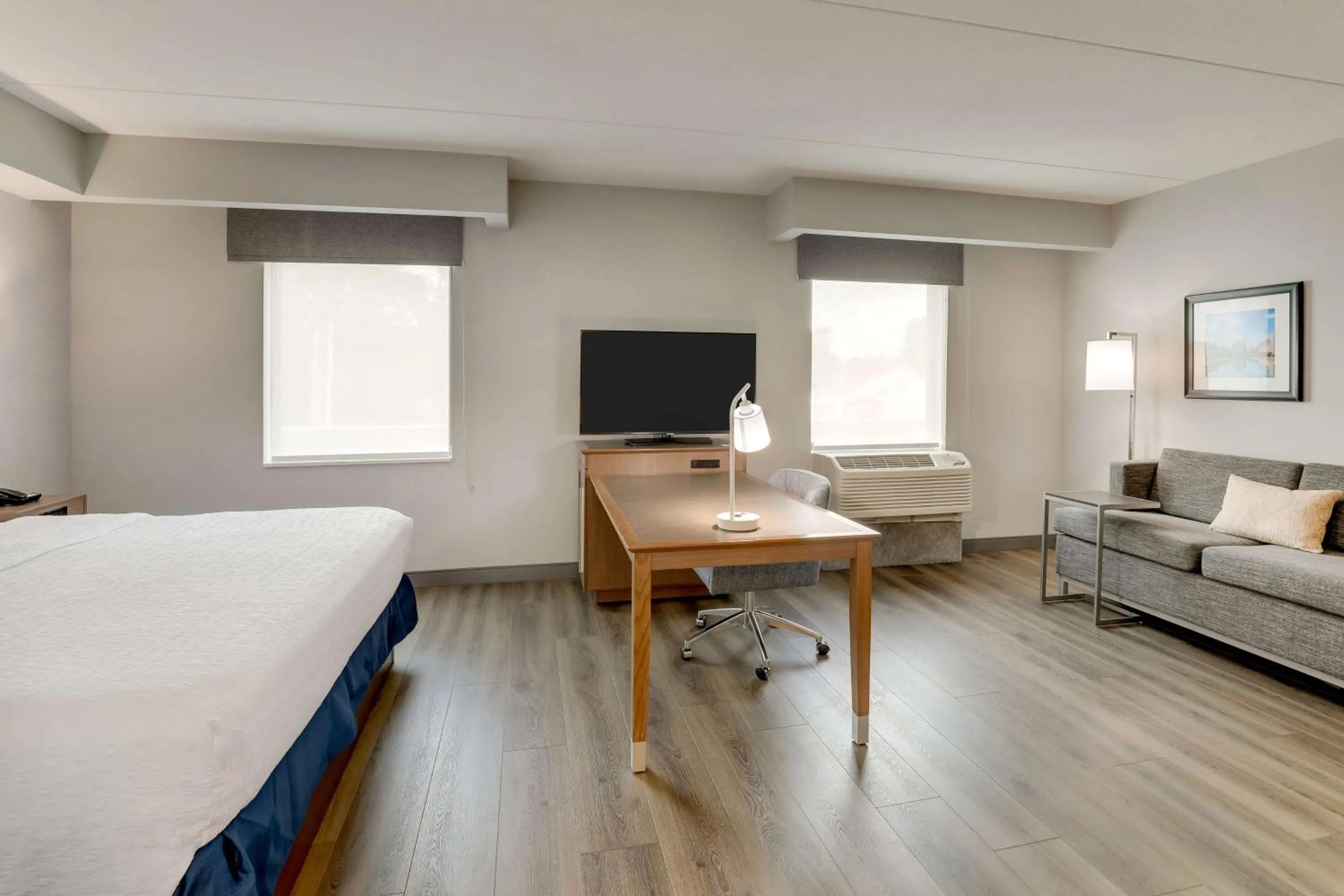 Bedroom, Bed in Hampton Inn and Suites Rome, GA