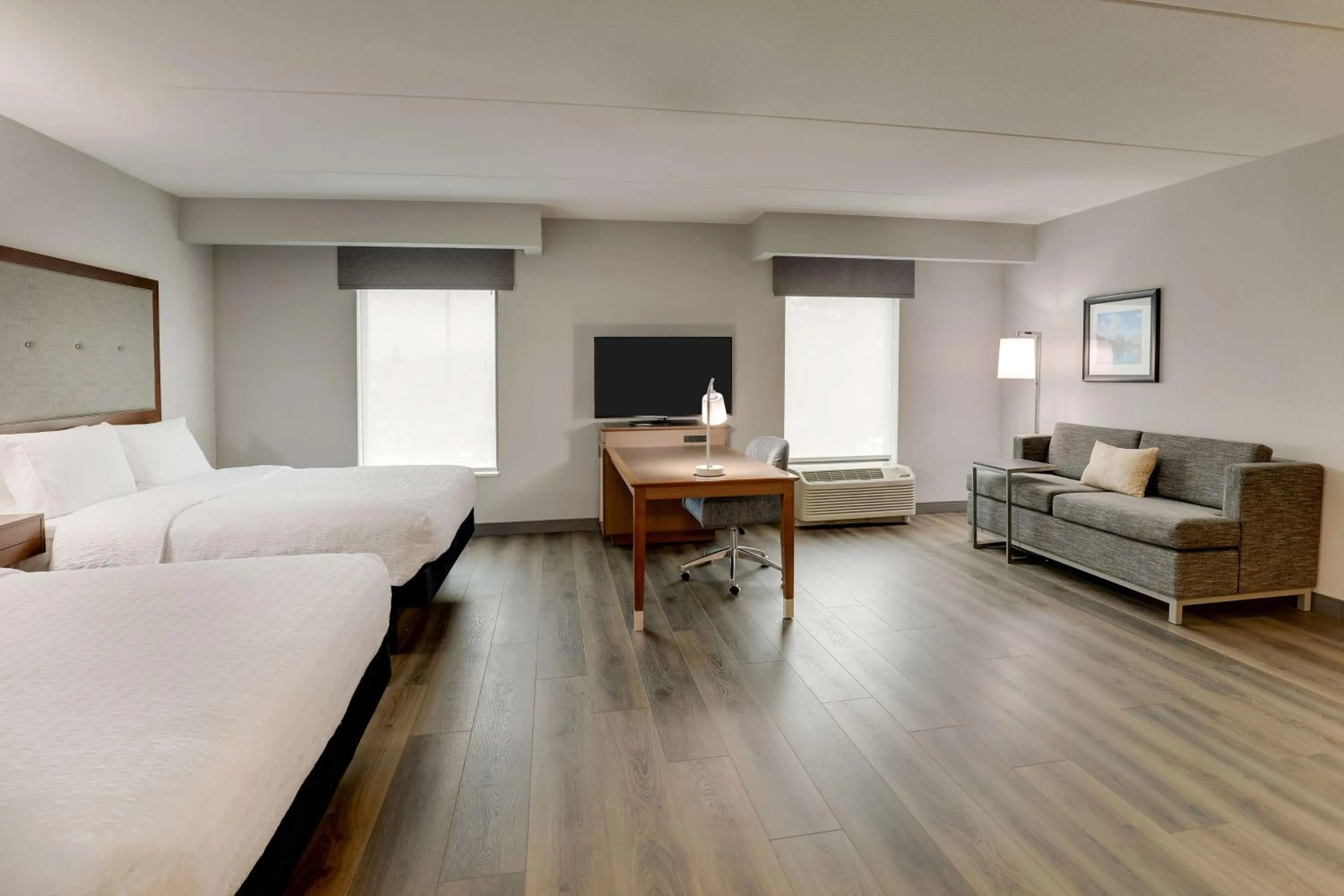 Bedroom, Bed in Hampton Inn and Suites Rome, GA