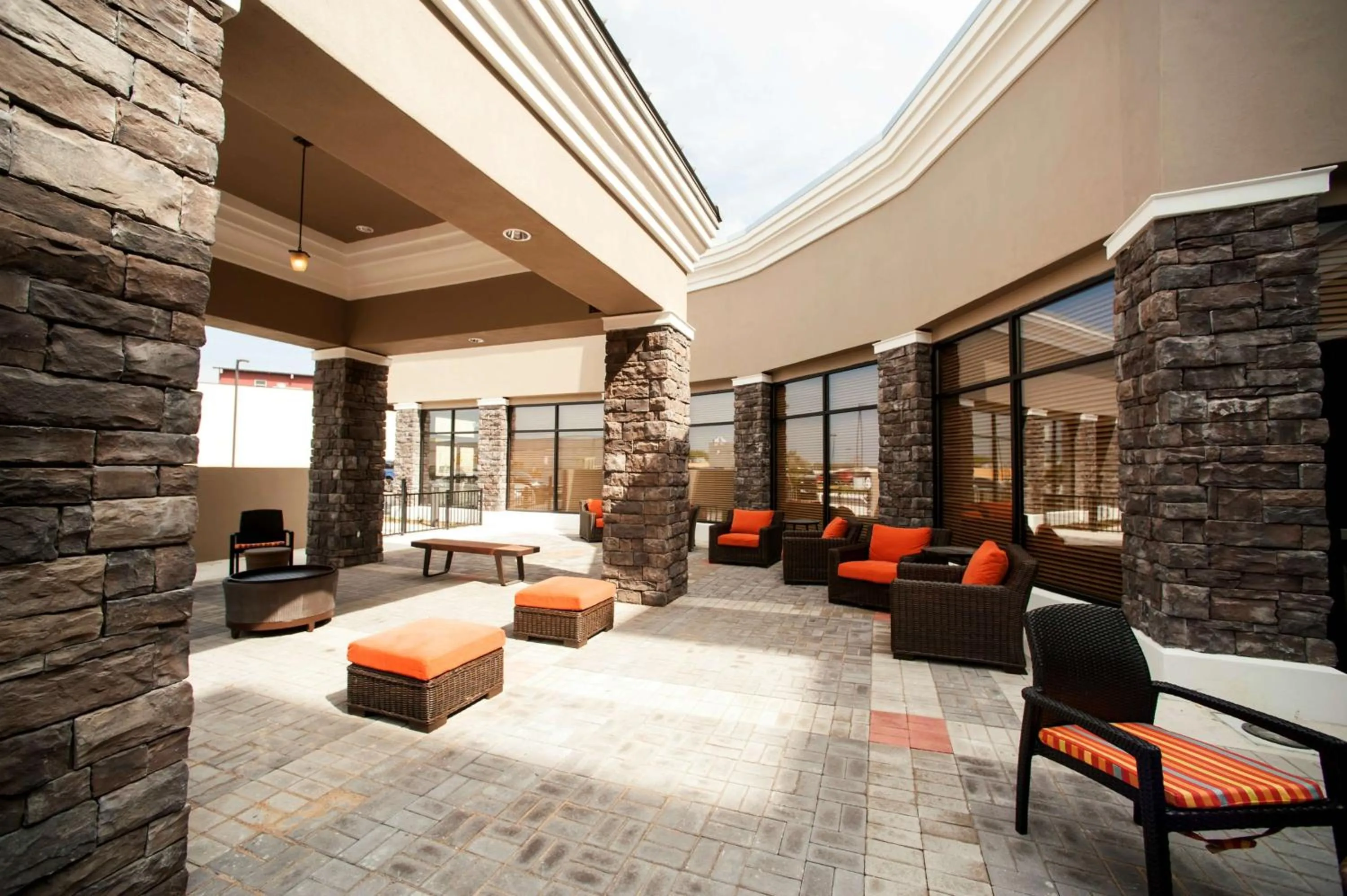 Patio in Hilton Garden Inn San Antonio-Live Oak Conference Center