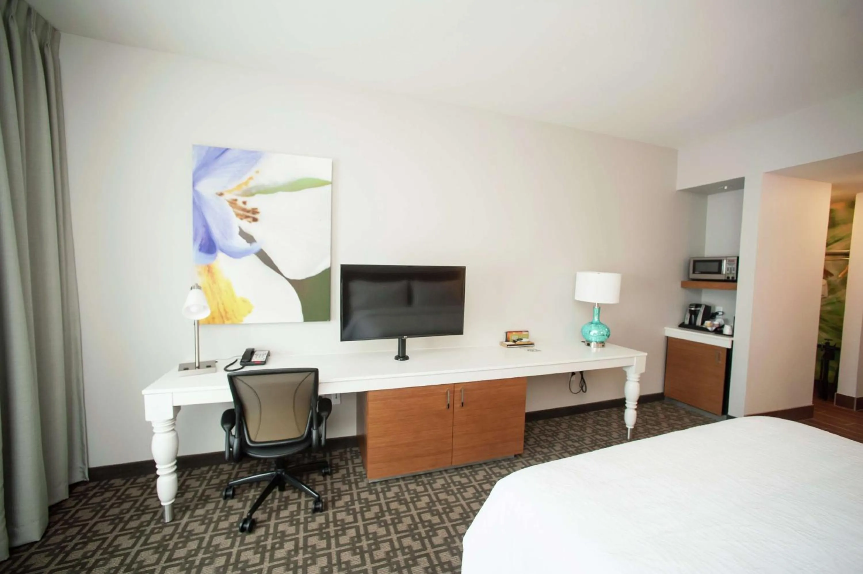 Bedroom, Bed in Hilton Garden Inn San Antonio-Live Oak Conference Center