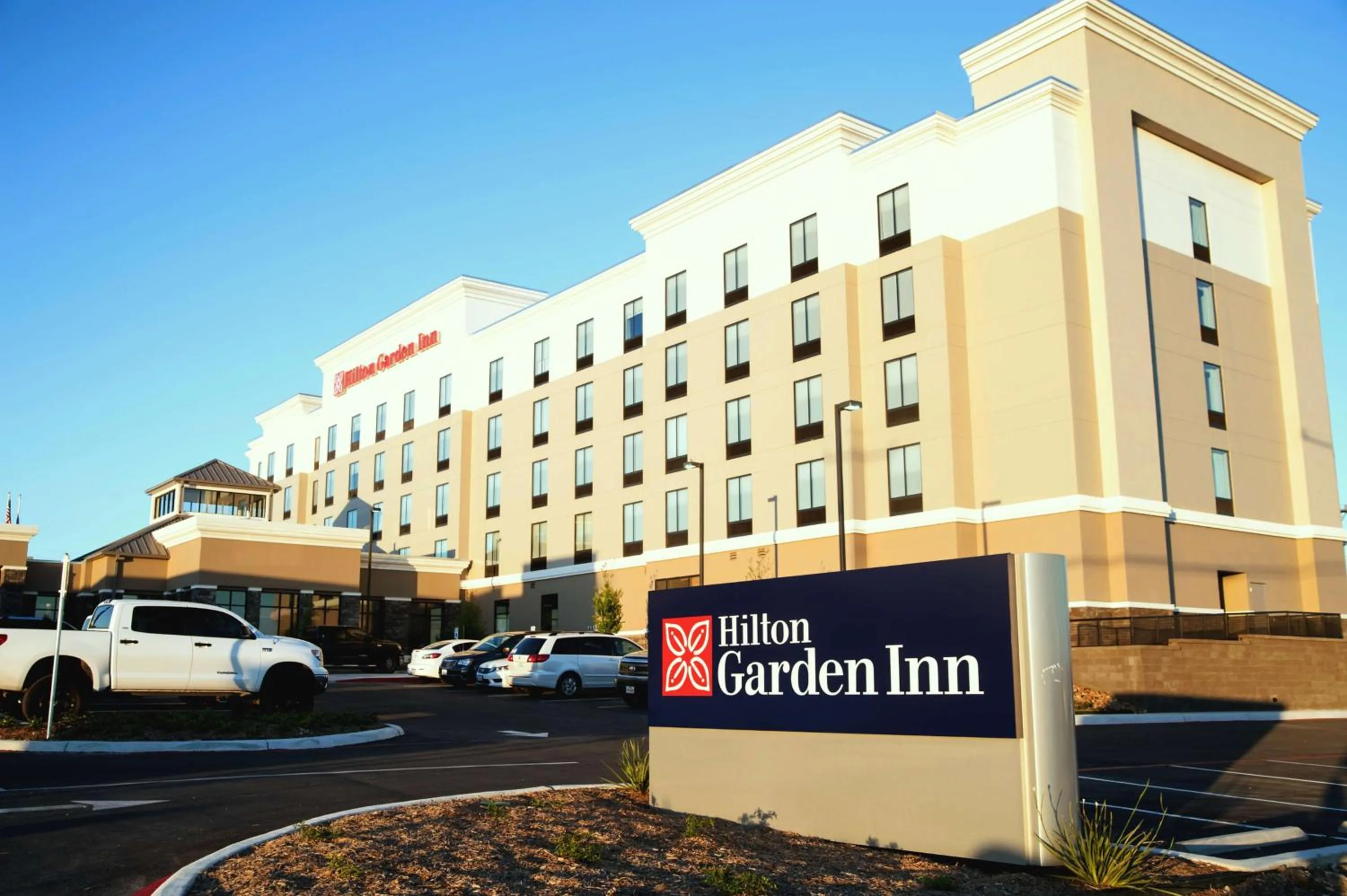 Property building in Hilton Garden Inn San Antonio-Live Oak Conference Center