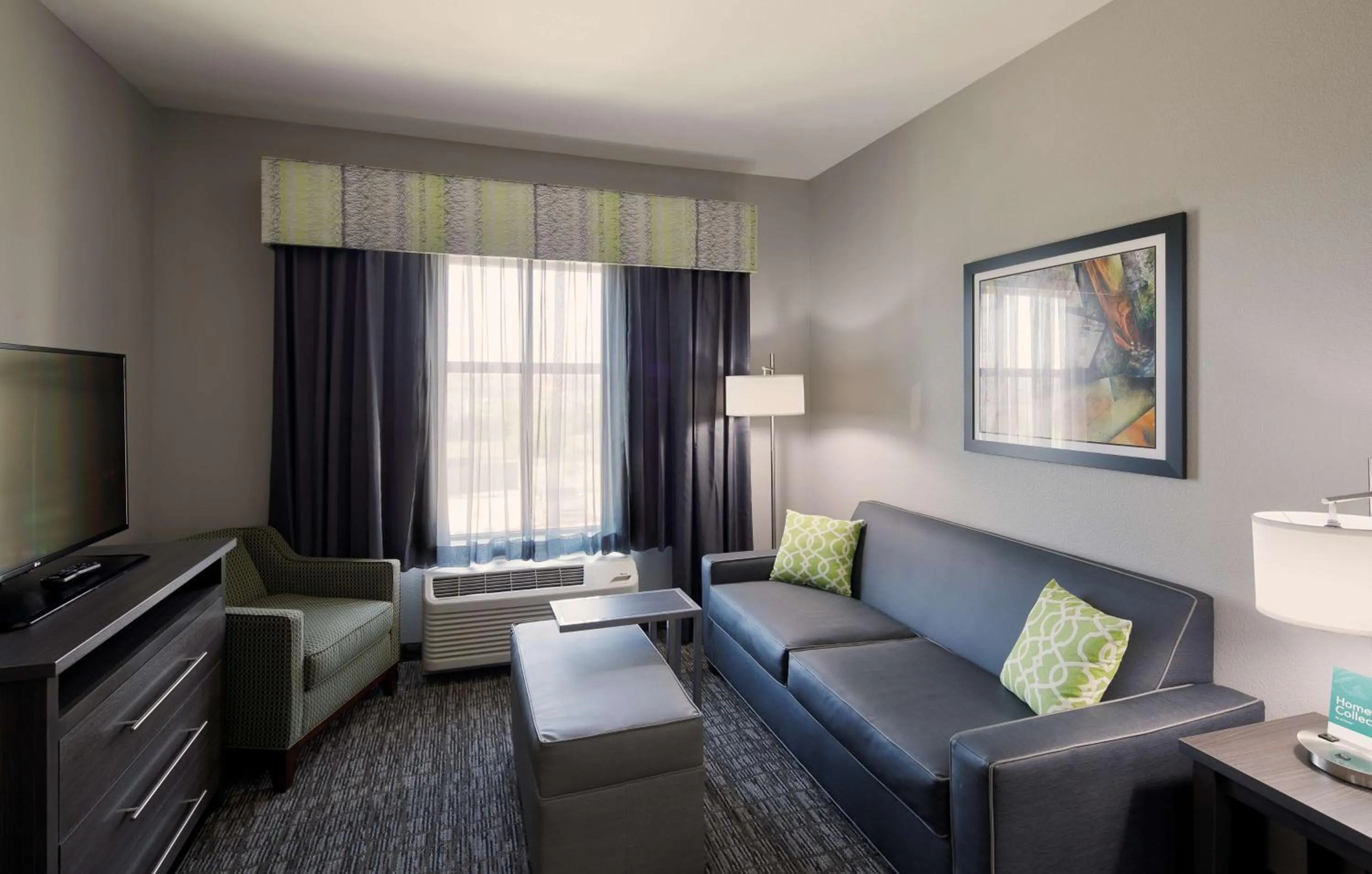 Living room in Homewood Suites By Hilton Topeka