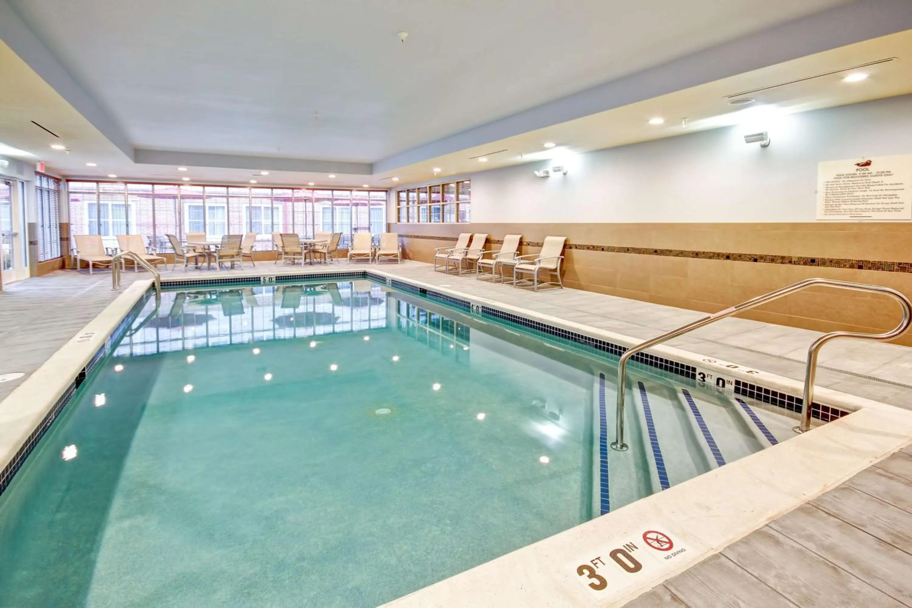 Pool view in Homewood Suites by Hilton Bridgewater/Branchburg