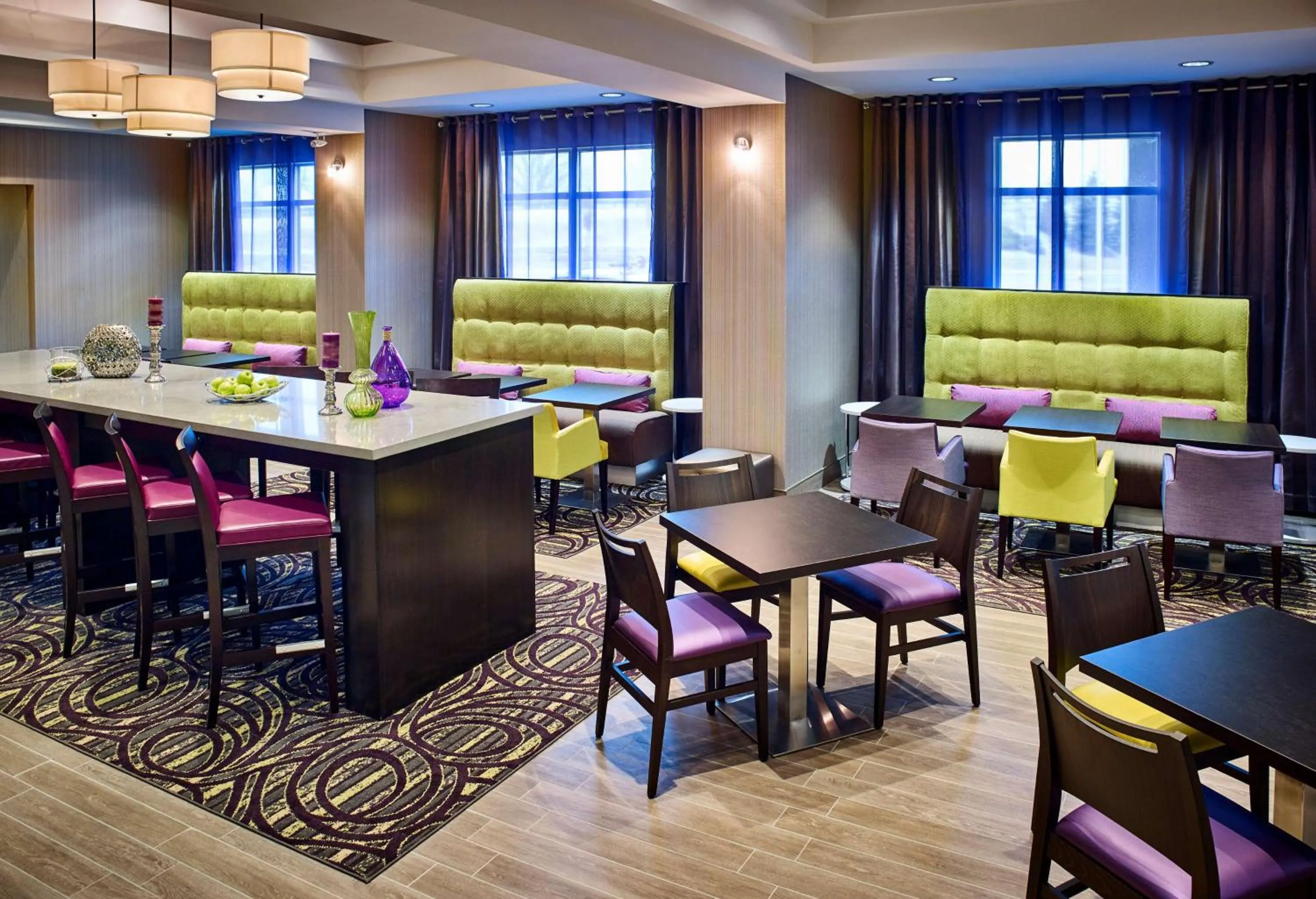 Dining area in Hampton Inn by Hilton Sarnia/Point Edward