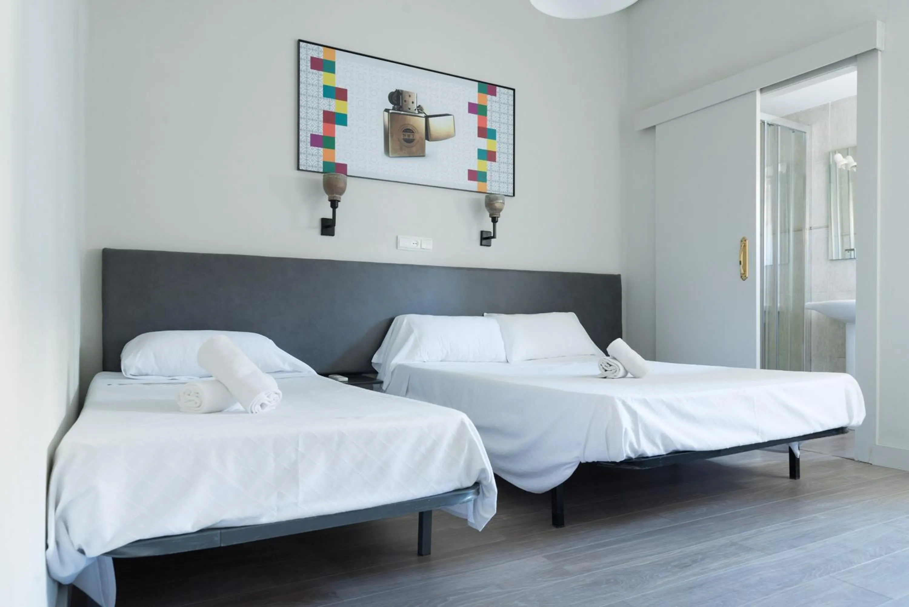 Photo of the whole room, Bed in NWT Central Station Valencia