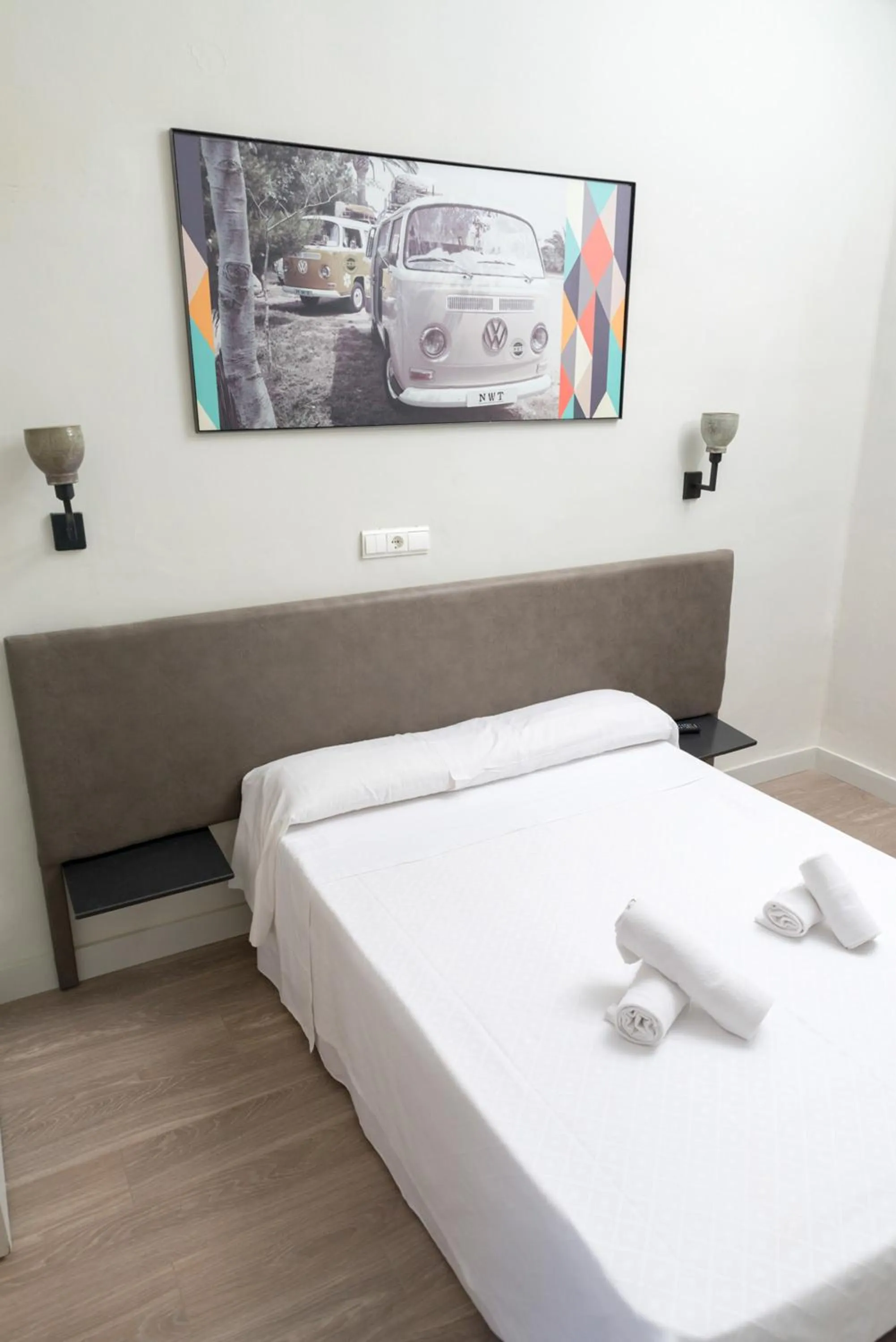 Photo of the whole room, Bed in NWT Central Station Valencia