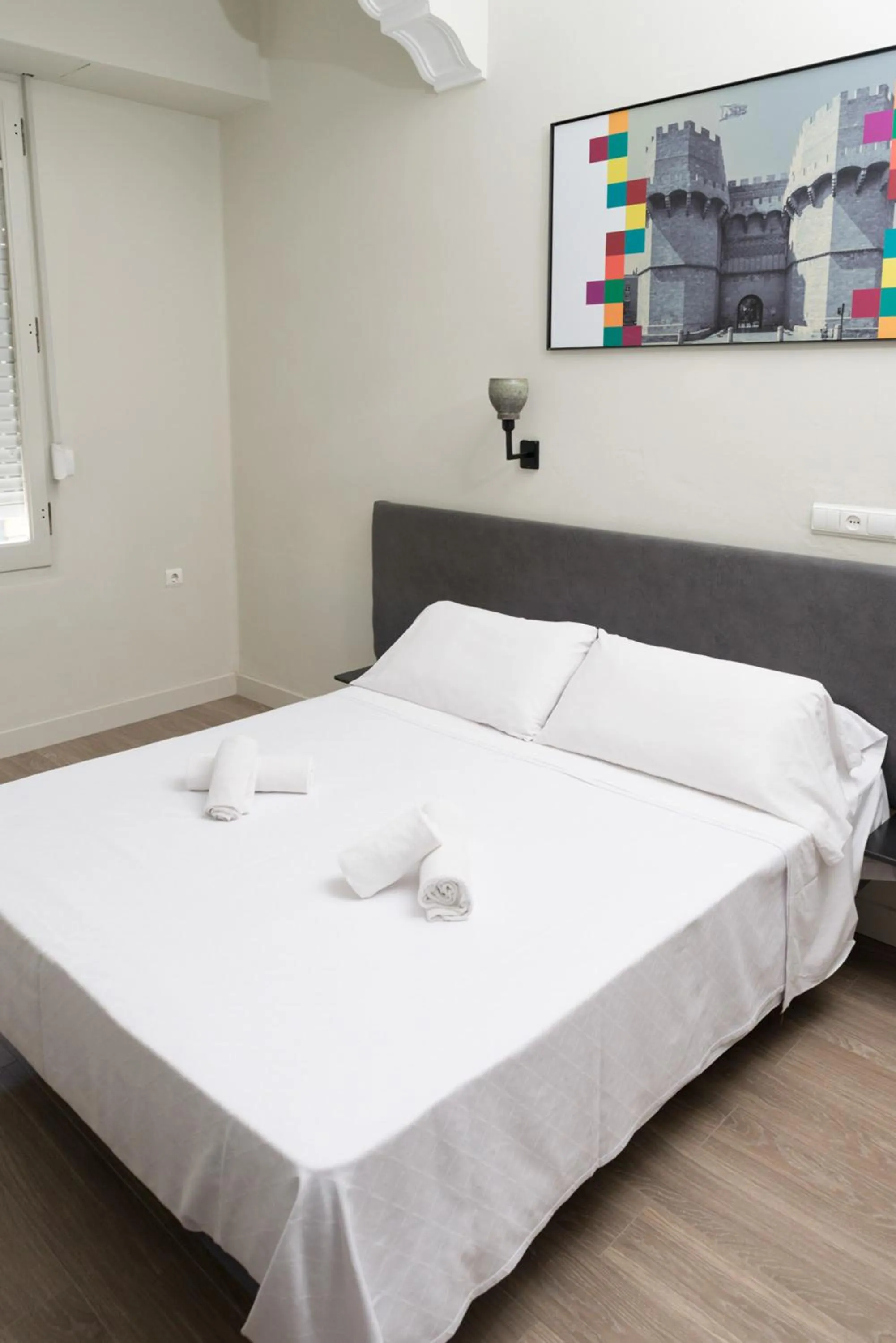 Photo of the whole room, Bed in NWT Central Station Valencia