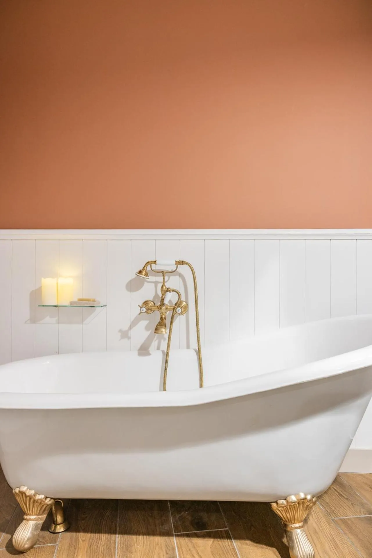 Bath in Logis de la Cadène