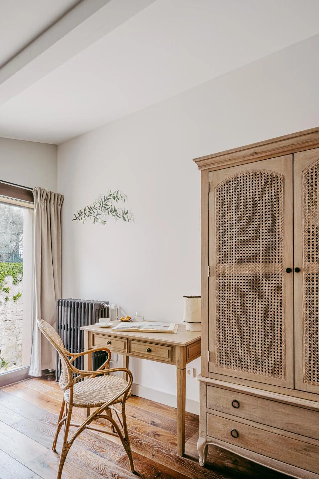 Seating area in Logis de la Cadène