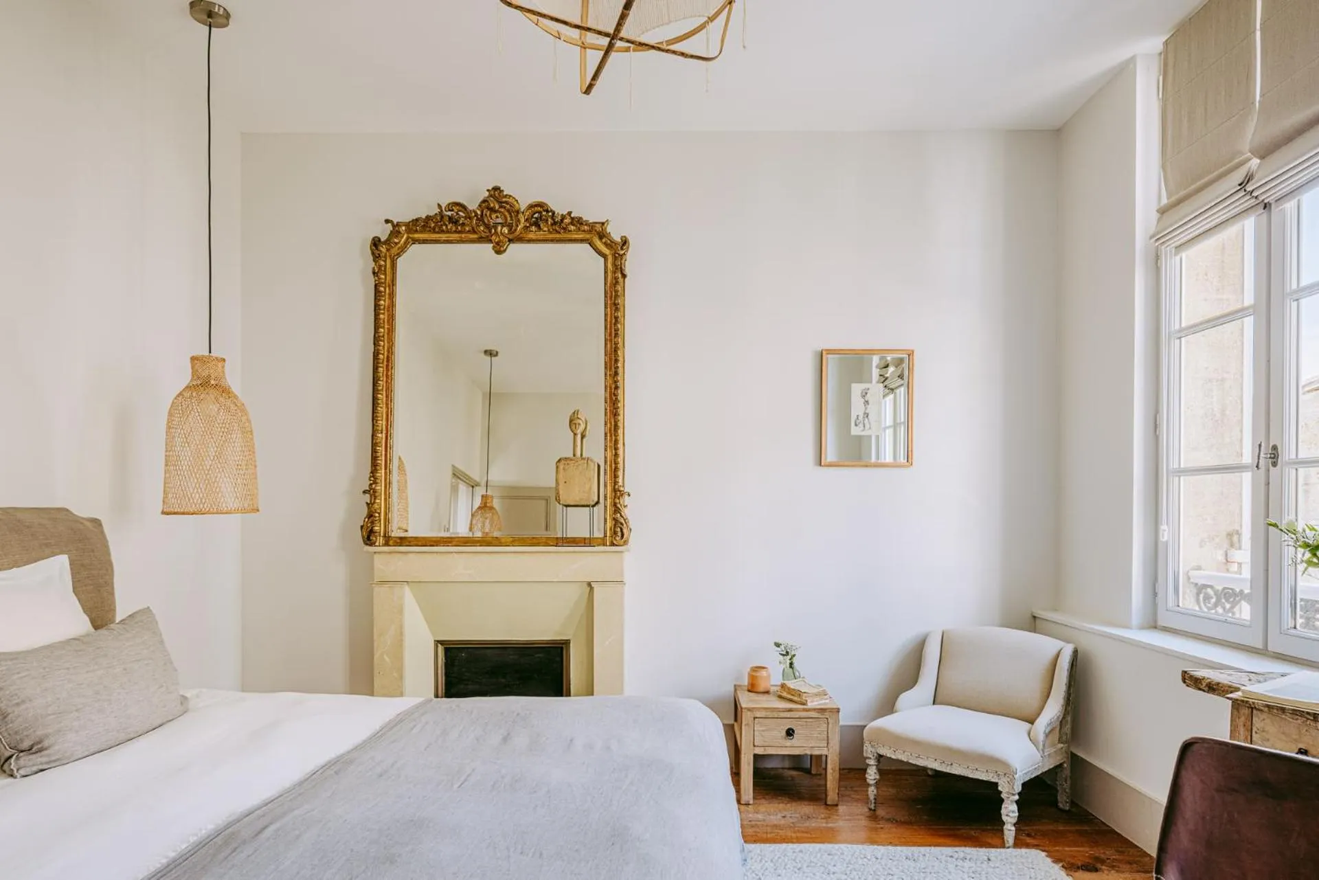 Bedroom, Bed in Logis de la Cadène