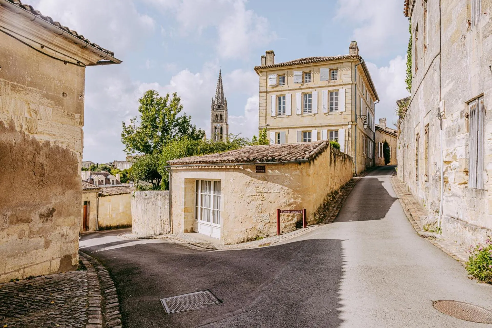 Property building in Logis de la Cadène