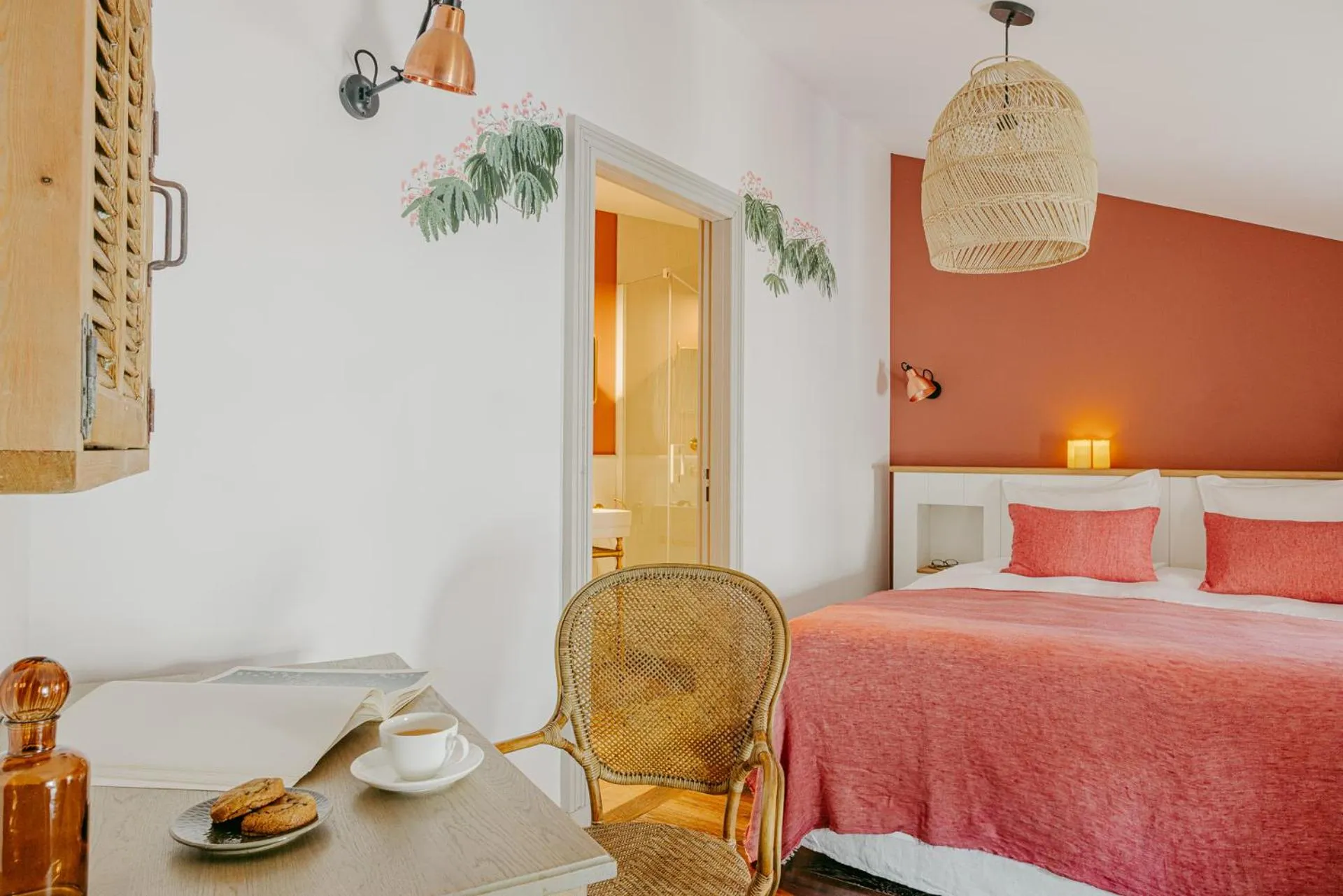 Photo of the whole room, Bed in Logis de la Cadène